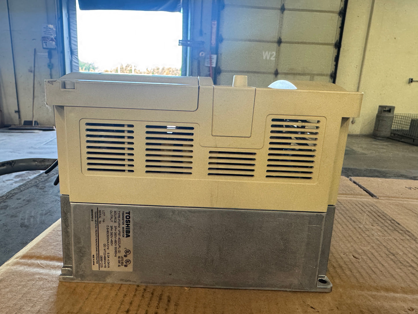 Toshiba Transistor Inverter VFS7-4022UPL - 2 kW Variable RPM