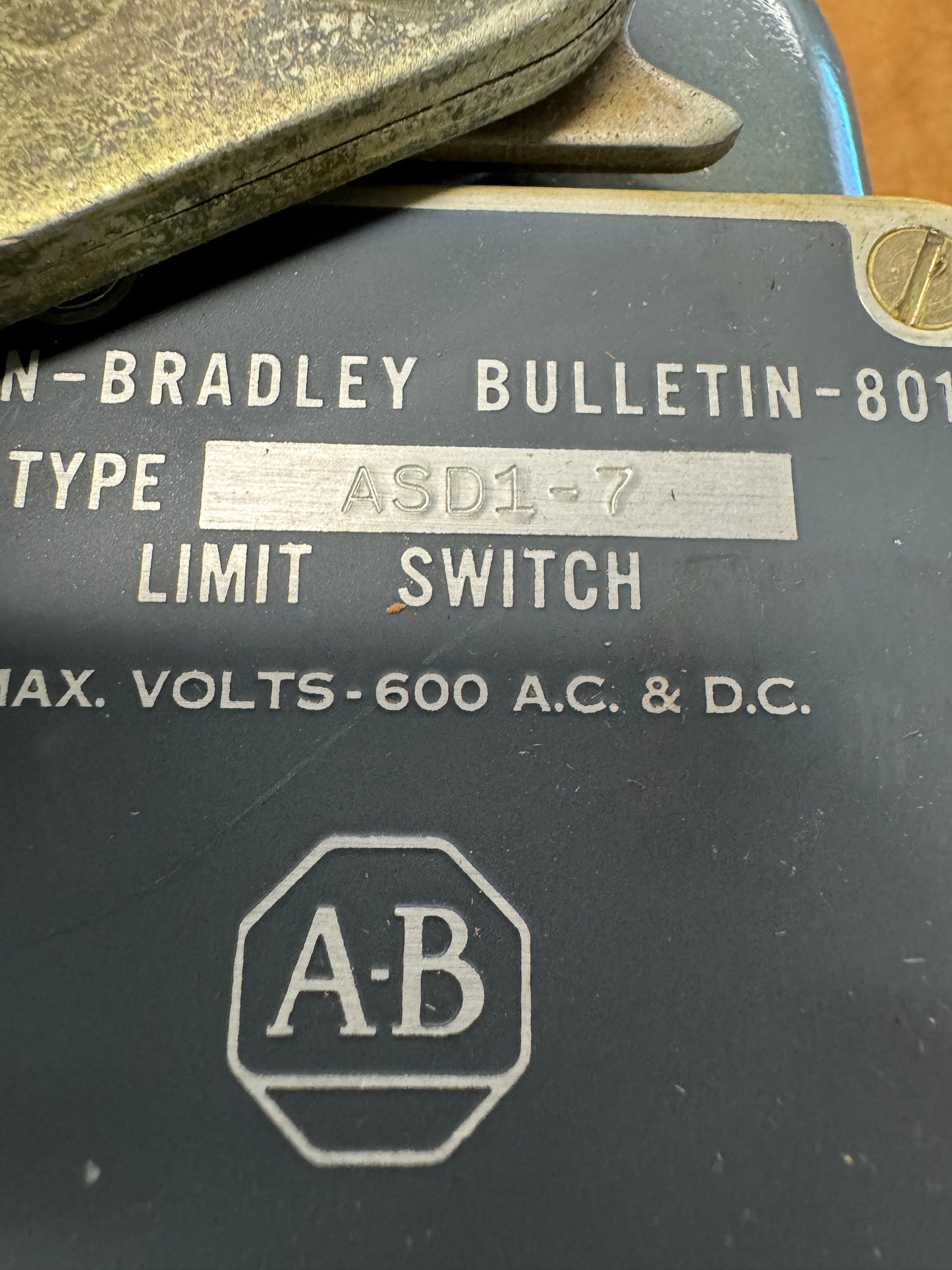 Allen-Bradley Limit Switch 801-ASD17 600V AC/DC