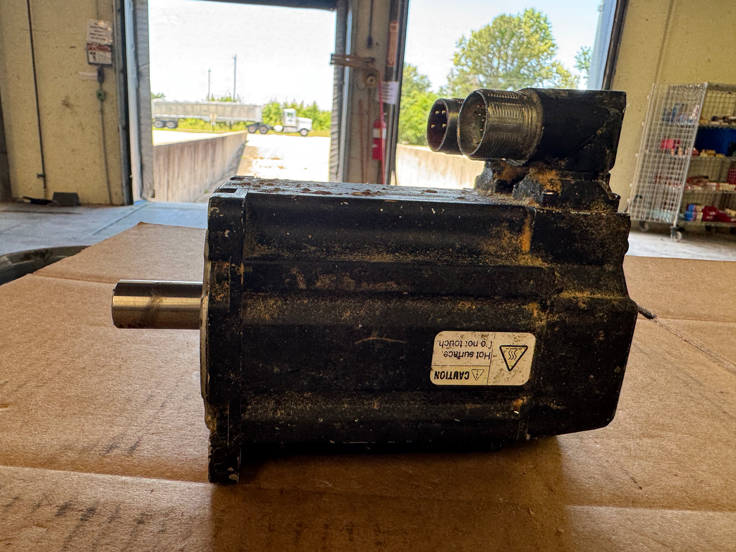 Allen-Bradley Servo Motor MPL-B420P-SK72AA - 2 kW 6000 RPM