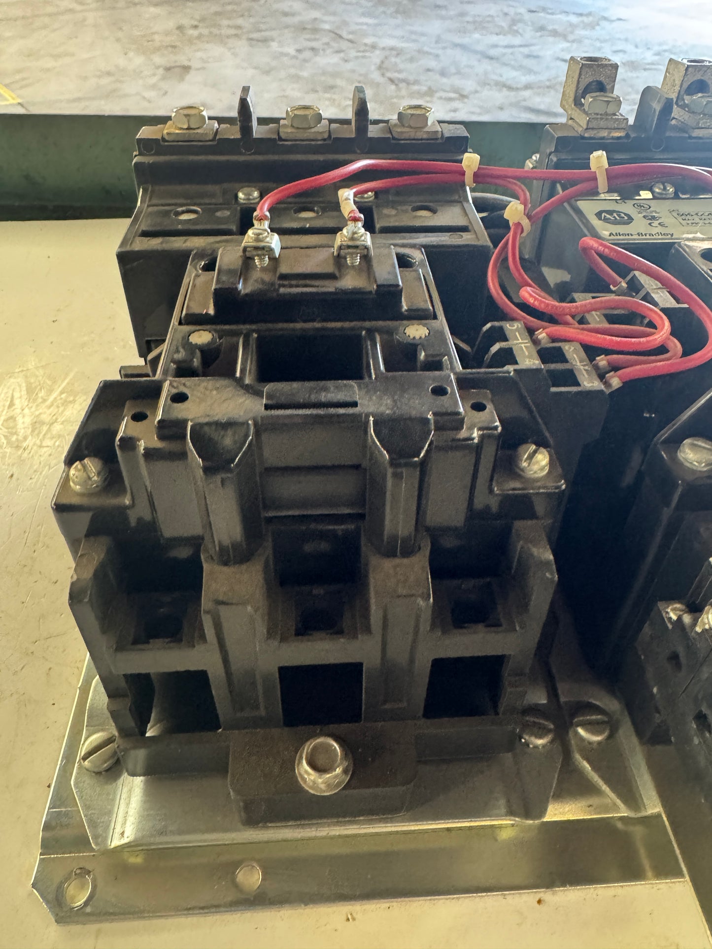 Allen-Bradley Reversing Motor Starter 505-DOD