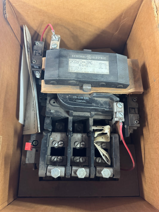 General Electric Magnetic Starter CR306F002ZBNG 600V AC