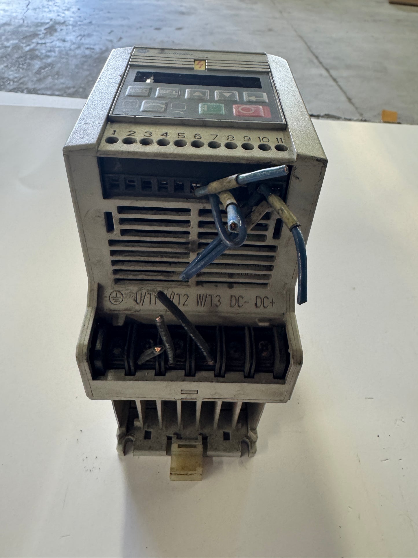 Allen-Bradley Variable Speed Drive 160-BA02NSF1 380-460V 3-Phase