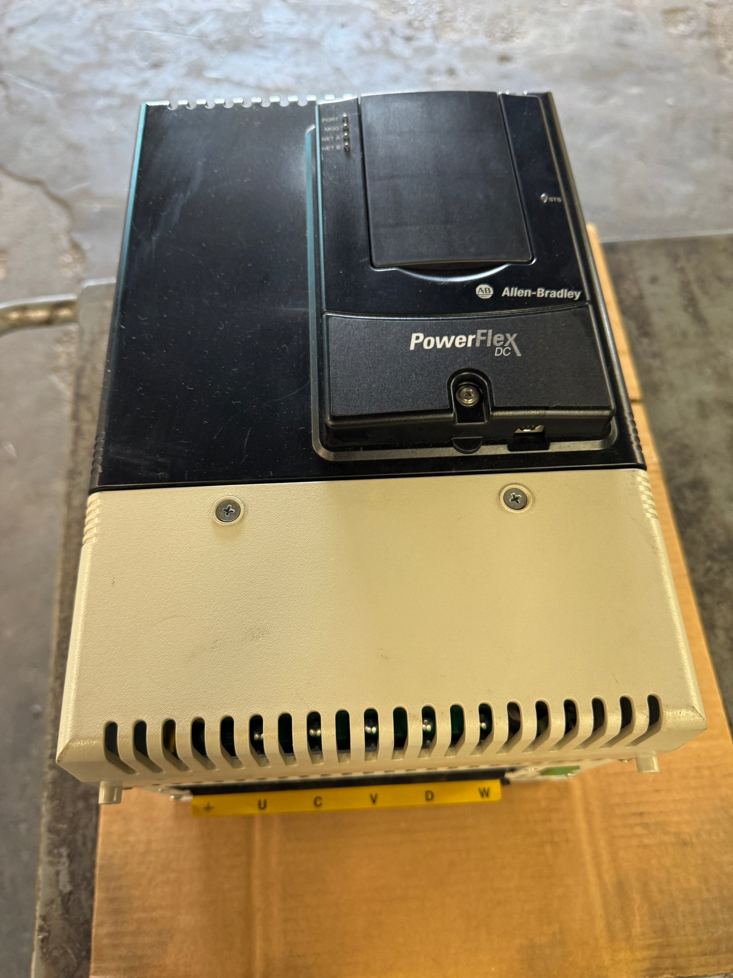 Allen-Bradley 20P41AD027RA0NNN DC Drive 01596