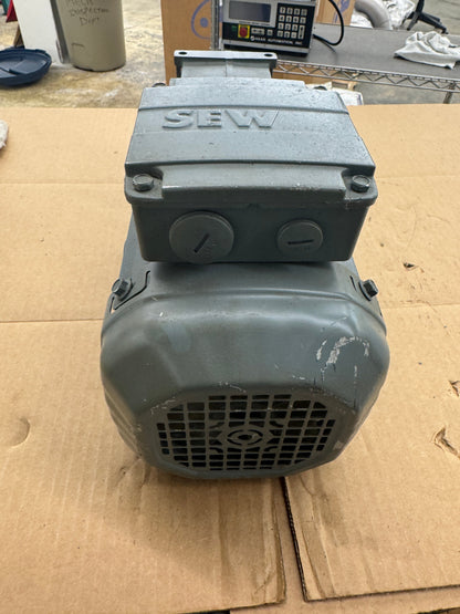 SEW-Eurodrive Gearmotor S37DRE80M4 - 1 HP 900 RPM