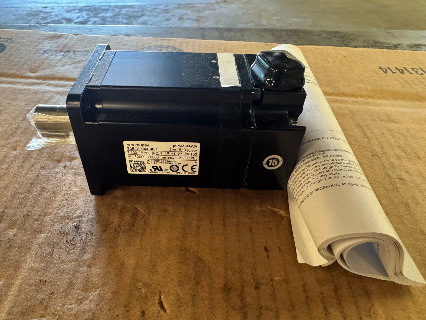 Yaskawa AC Servo Motor SGMJV-04A3M61 - 1 HP 3000 RPM