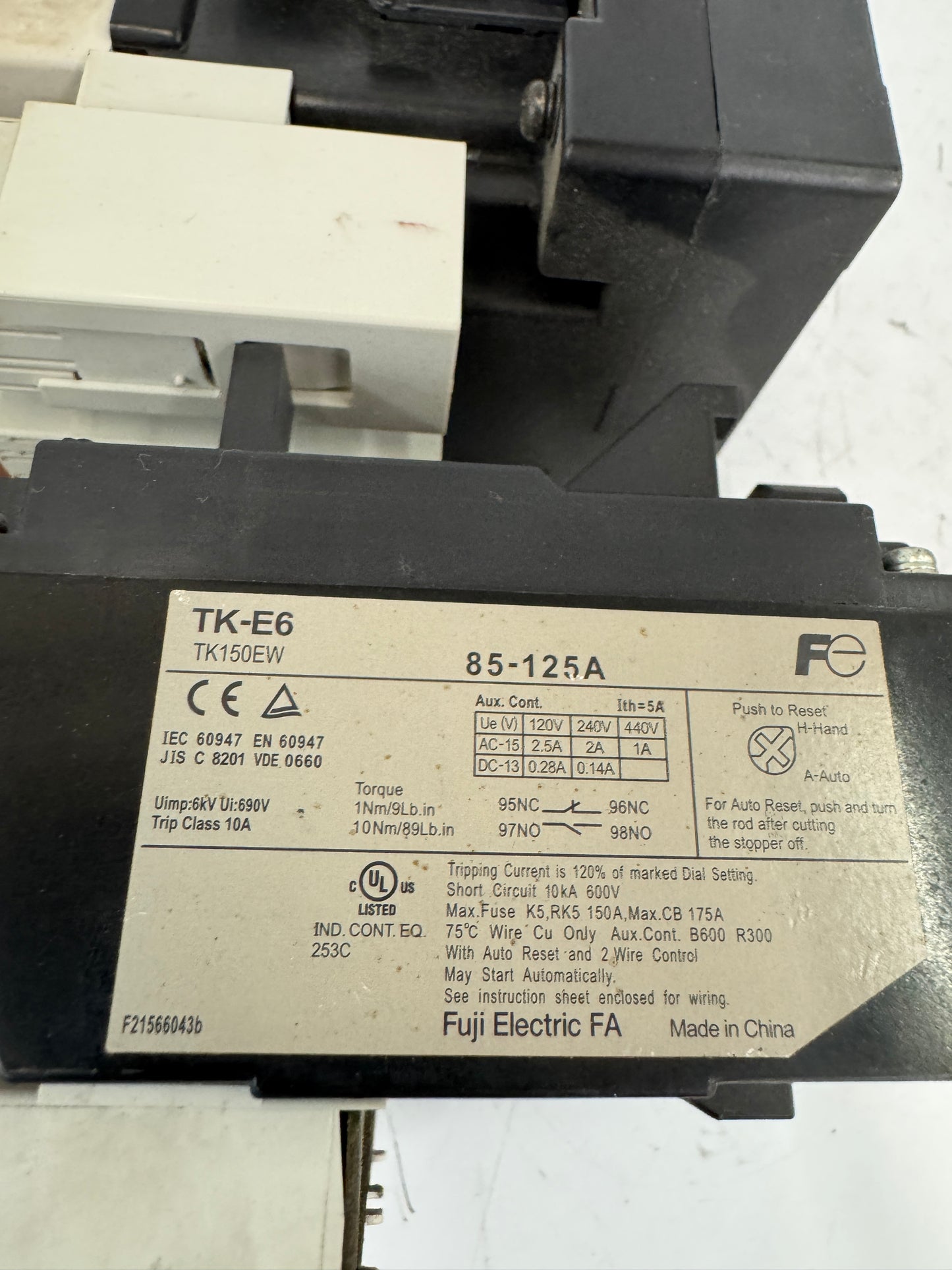 Fuji Electric FA Magnetic Contactor Assembly SE125AA SC-E6 with TK-E6 85-125A 600 VAC Thermal Overload Relay