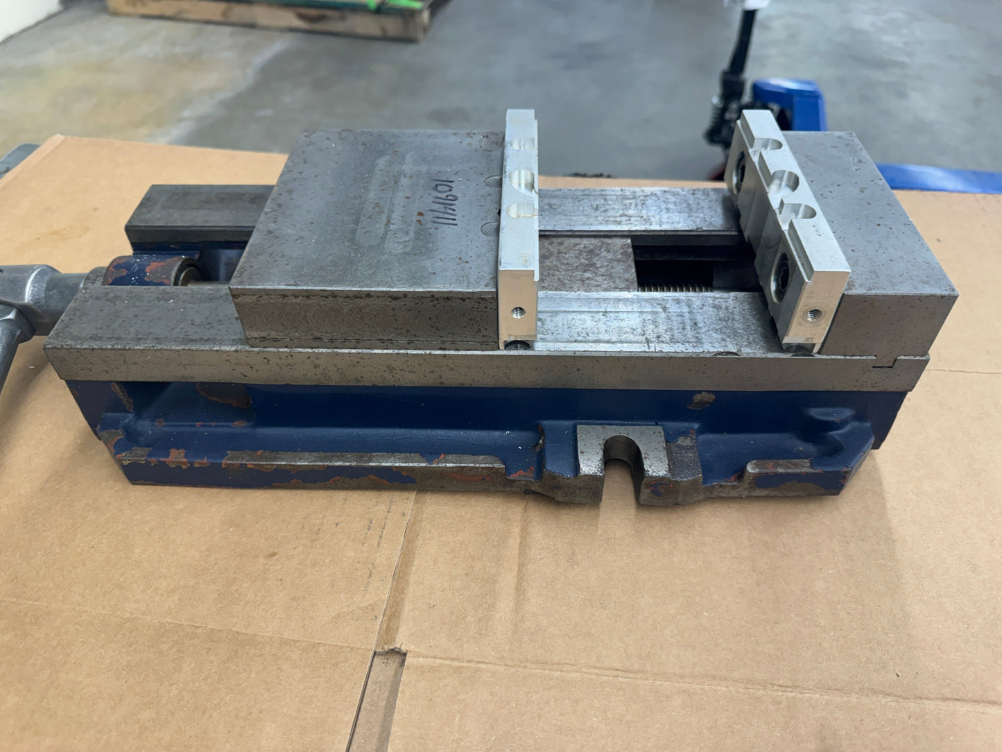 TE-CO Mfg Machine Vise PWS-6900 | 6 In. Jaw Width, 9 In. Jaw Opening m00837