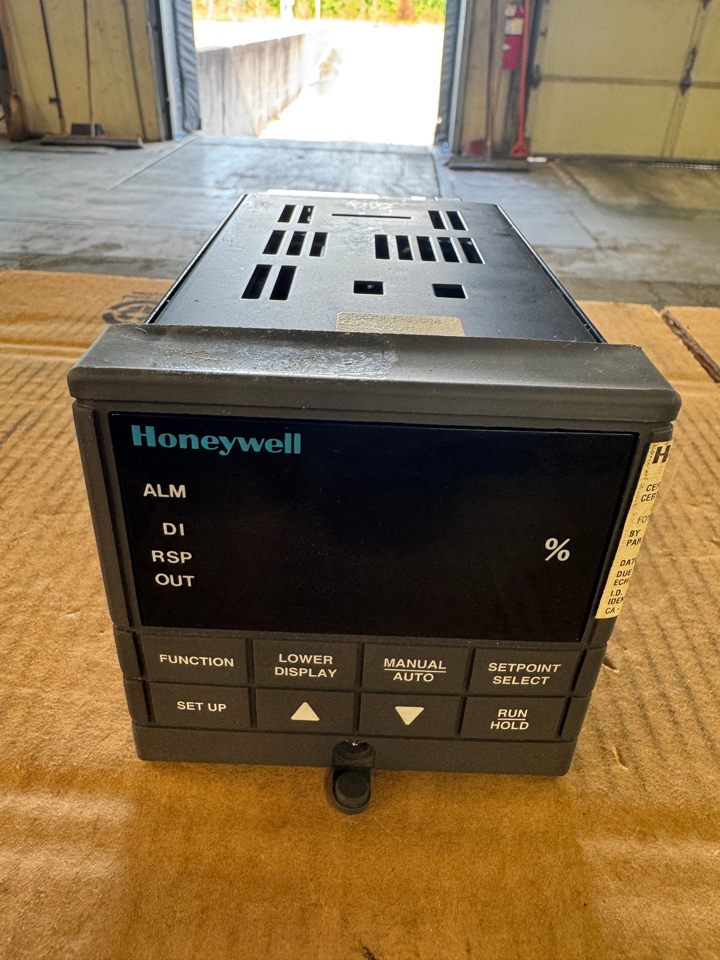 Honeywell DC300K-E-0A3-20-0C00-0 Temperature Process Controller 90 to 250 VAC Untested Surplus