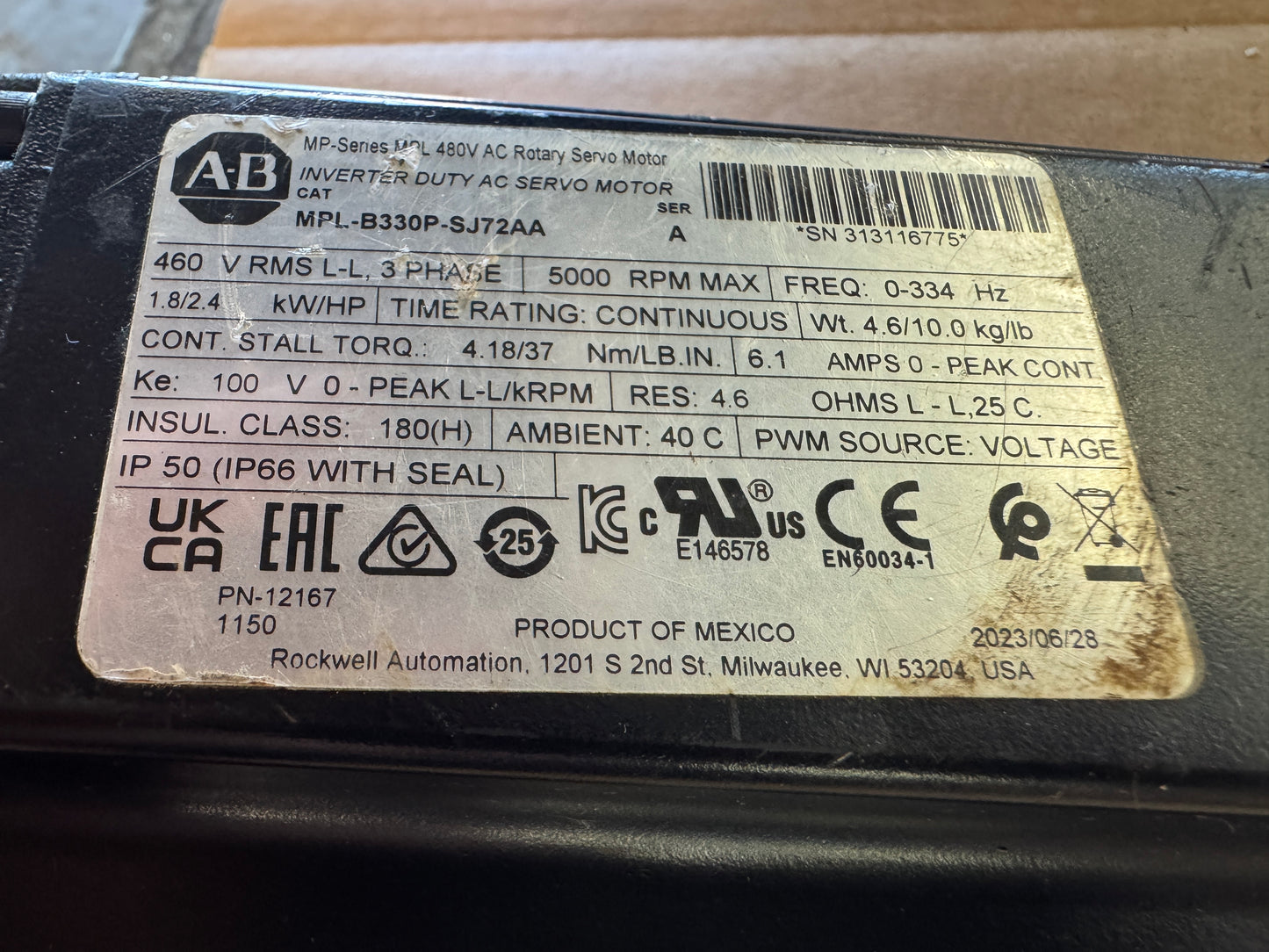 Allen-Bradley AC Rotary Servo Motor MPL-B330P-SJ72AA - 2 kW 6000 RPM