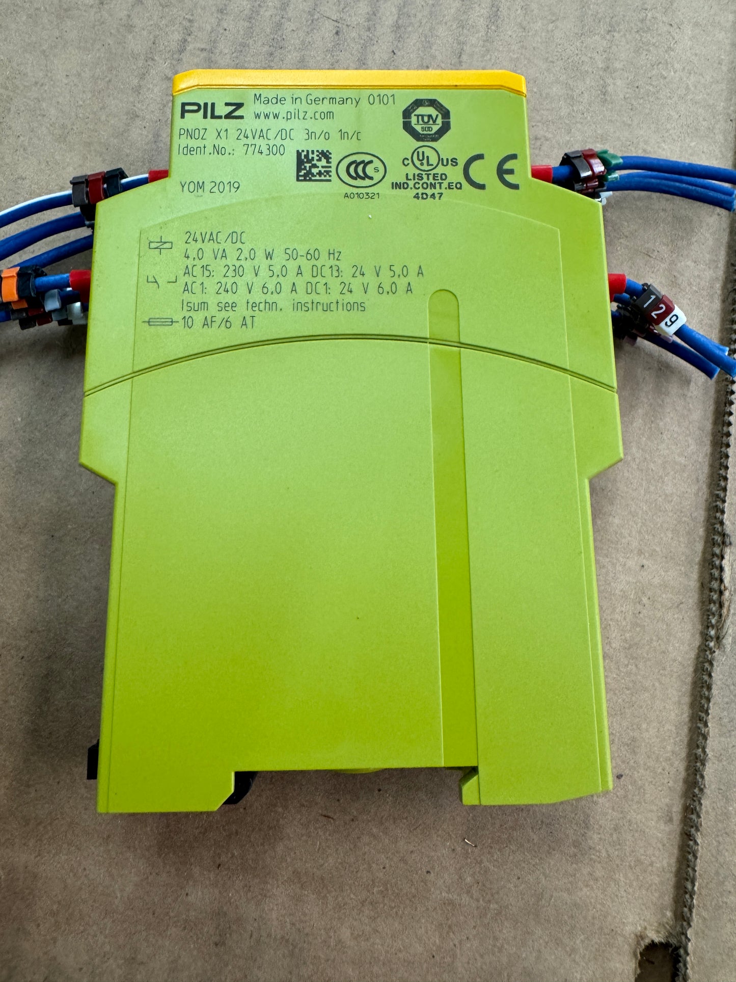 Pilz 774300 Safety Relay 24V AC/DC Untested Surplus