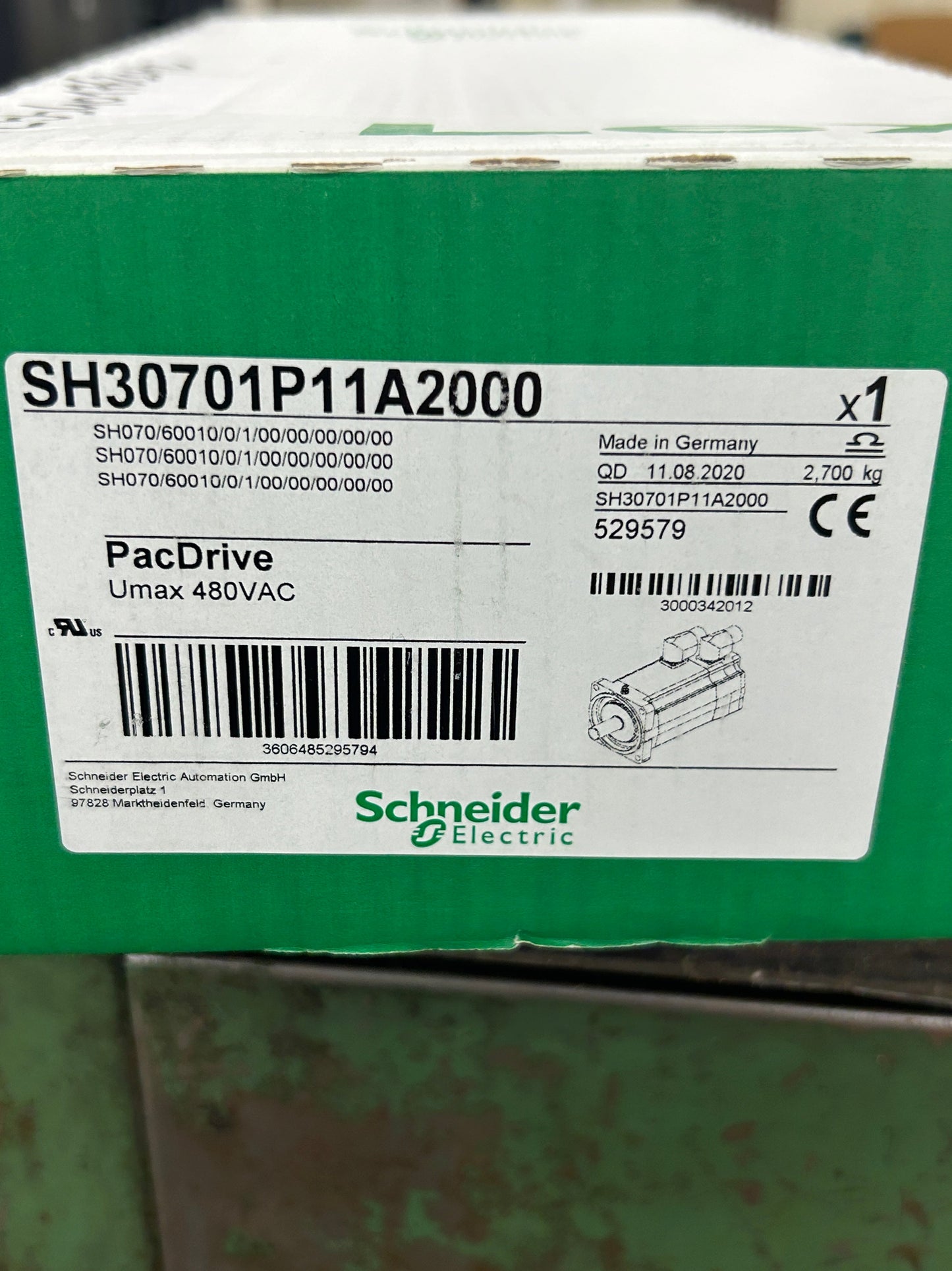 Schneider Electric Servo Motor SH30701P12F2000 - 1 kW 6000 RPM m01008