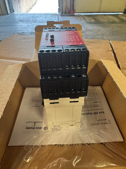 Allen-Bradley 440R-S35014 Safety Relay 24V DC m01510