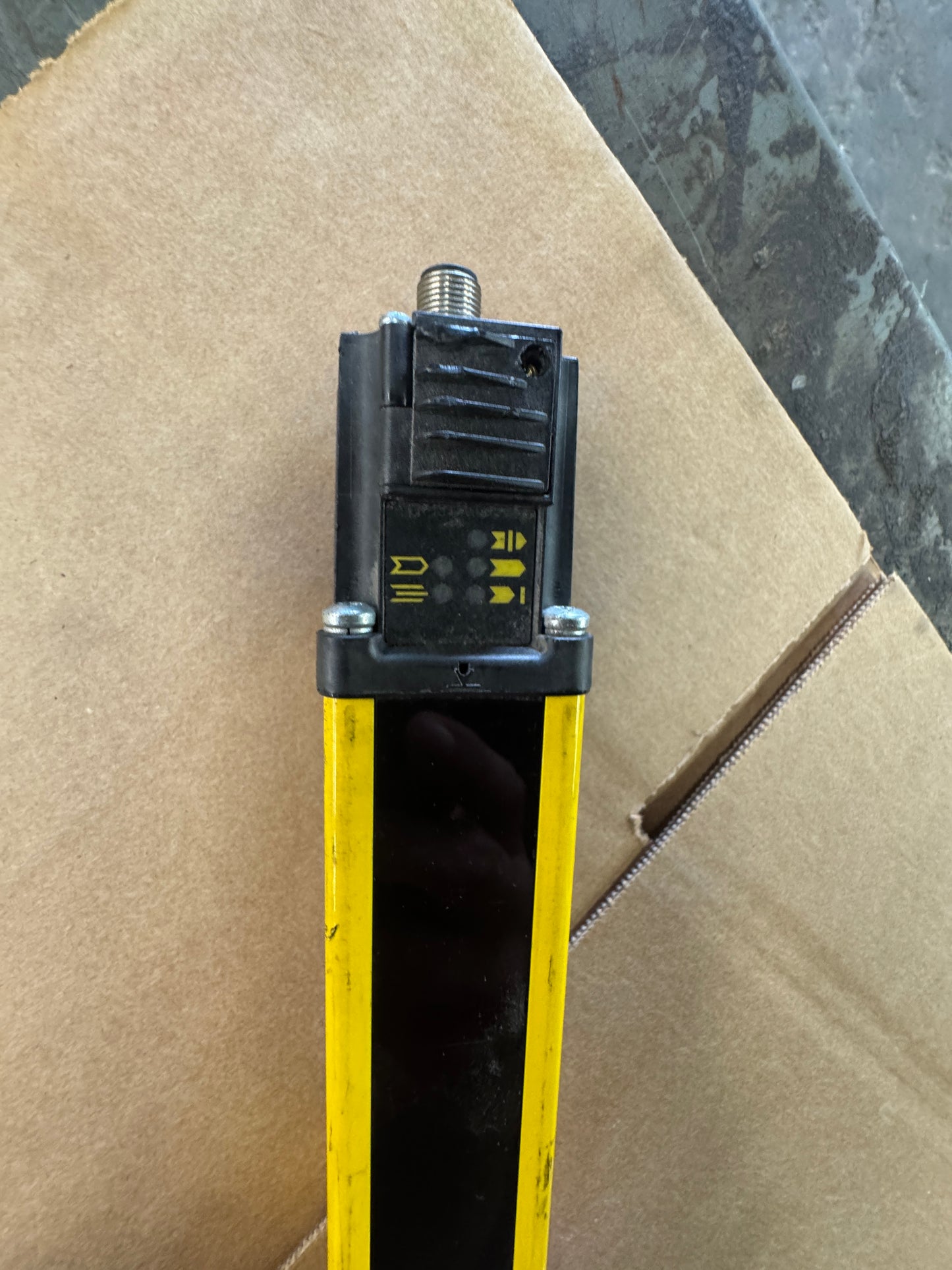 Allen-Bradley 440L-R4K0800YD Safety Light Curtain Receiver 24V DC