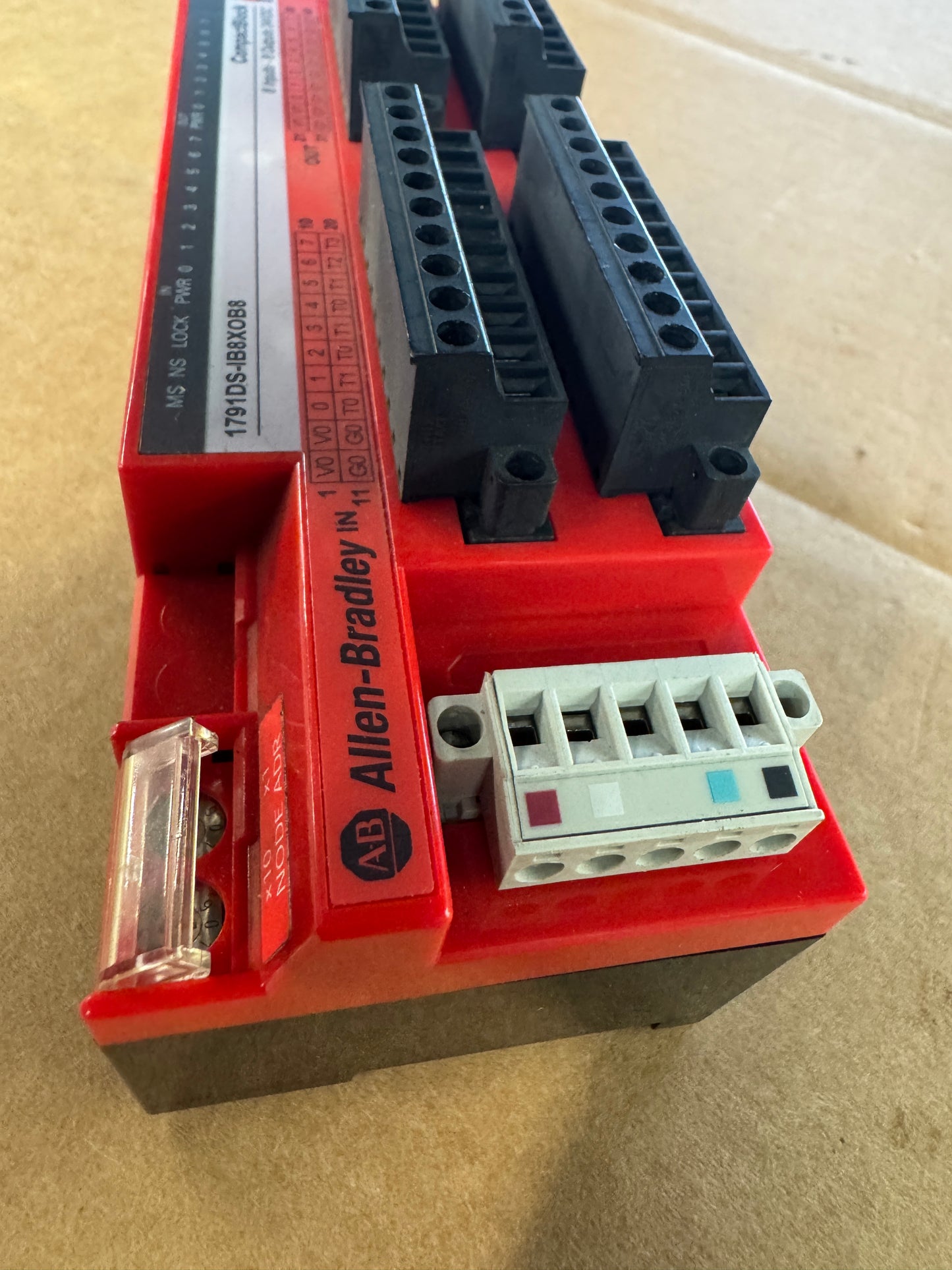 Allen-Bradley 1791DS-IB8XOB8 Guard I/O Safety Module 24 VDC
