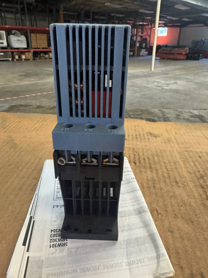 Siemens 3RW3018-1BB04 Soft Starter 200 to 480V Untested Surplus