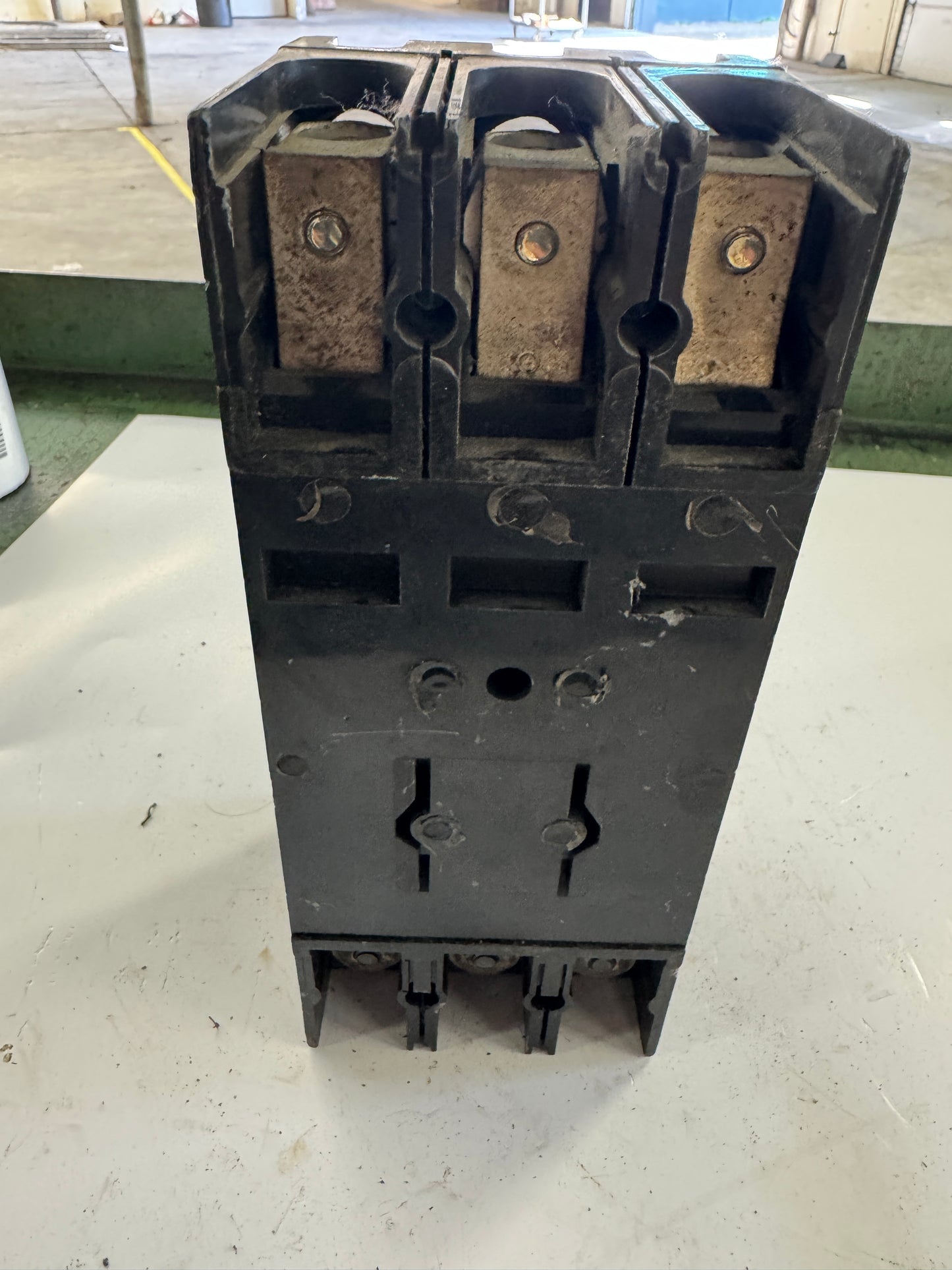 General Electric Molded Case Circuit Breaker TFJ236175 600V AC / 250V DC