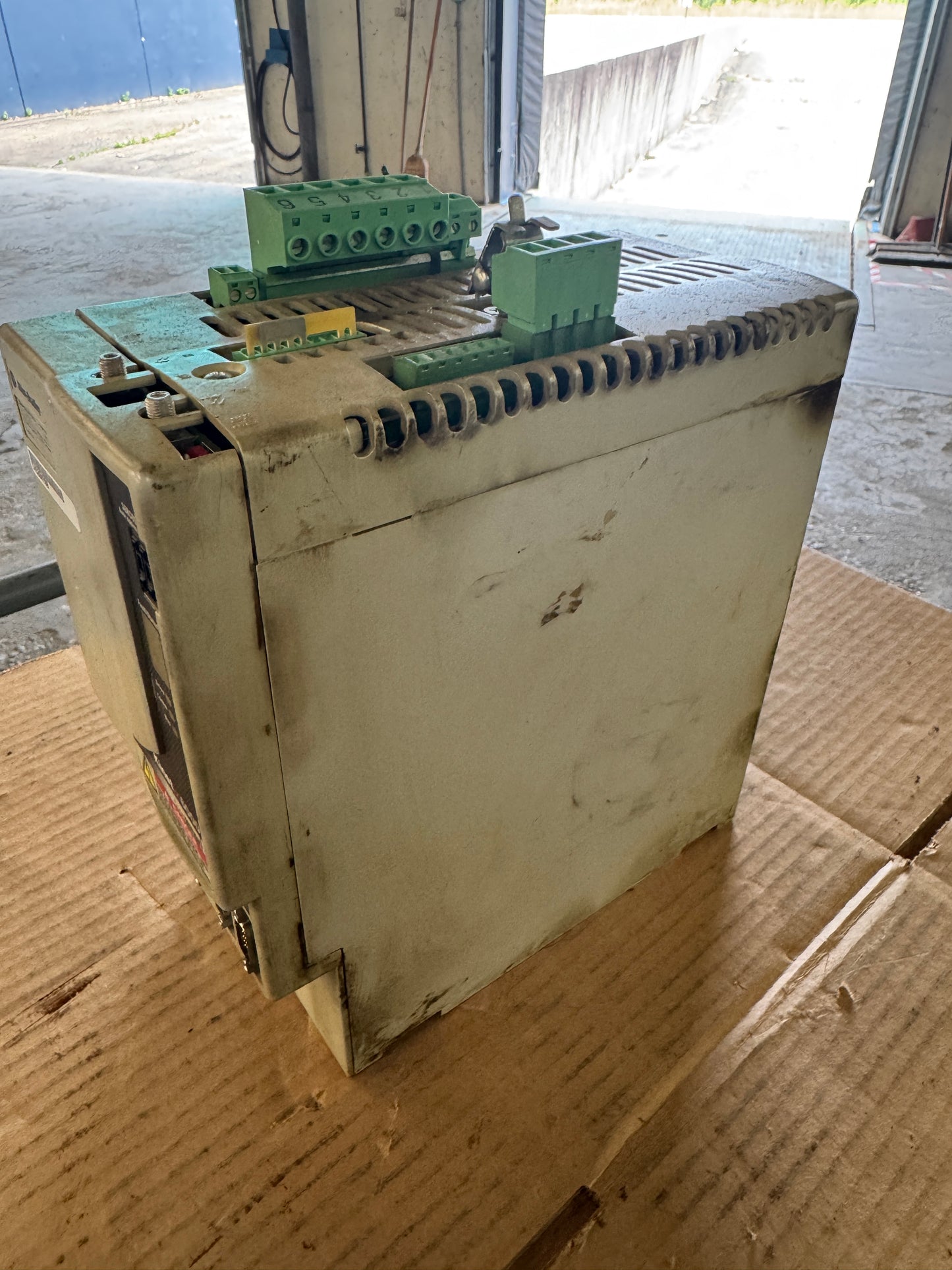 Allen-Bradley 2094-BC02-M02-S Servo Drive 380/480V AC