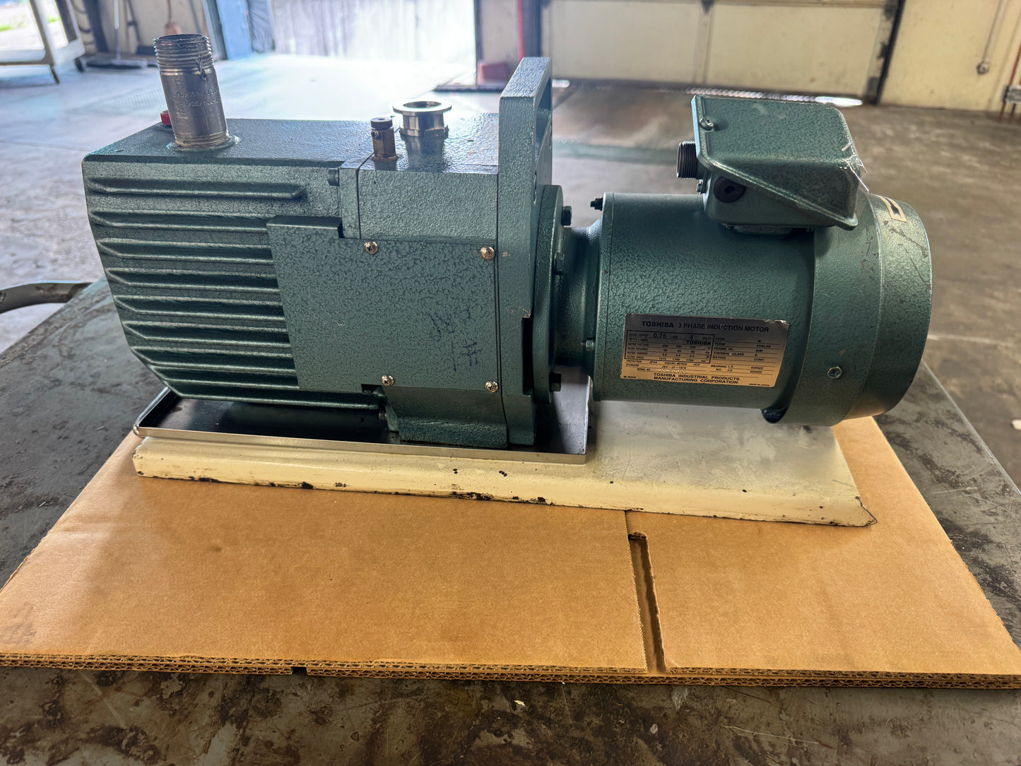 Tokuda Oil Sealed Rotary Vacuum Pump DRP-360II 0.067 Pa Ultimate Vacuum