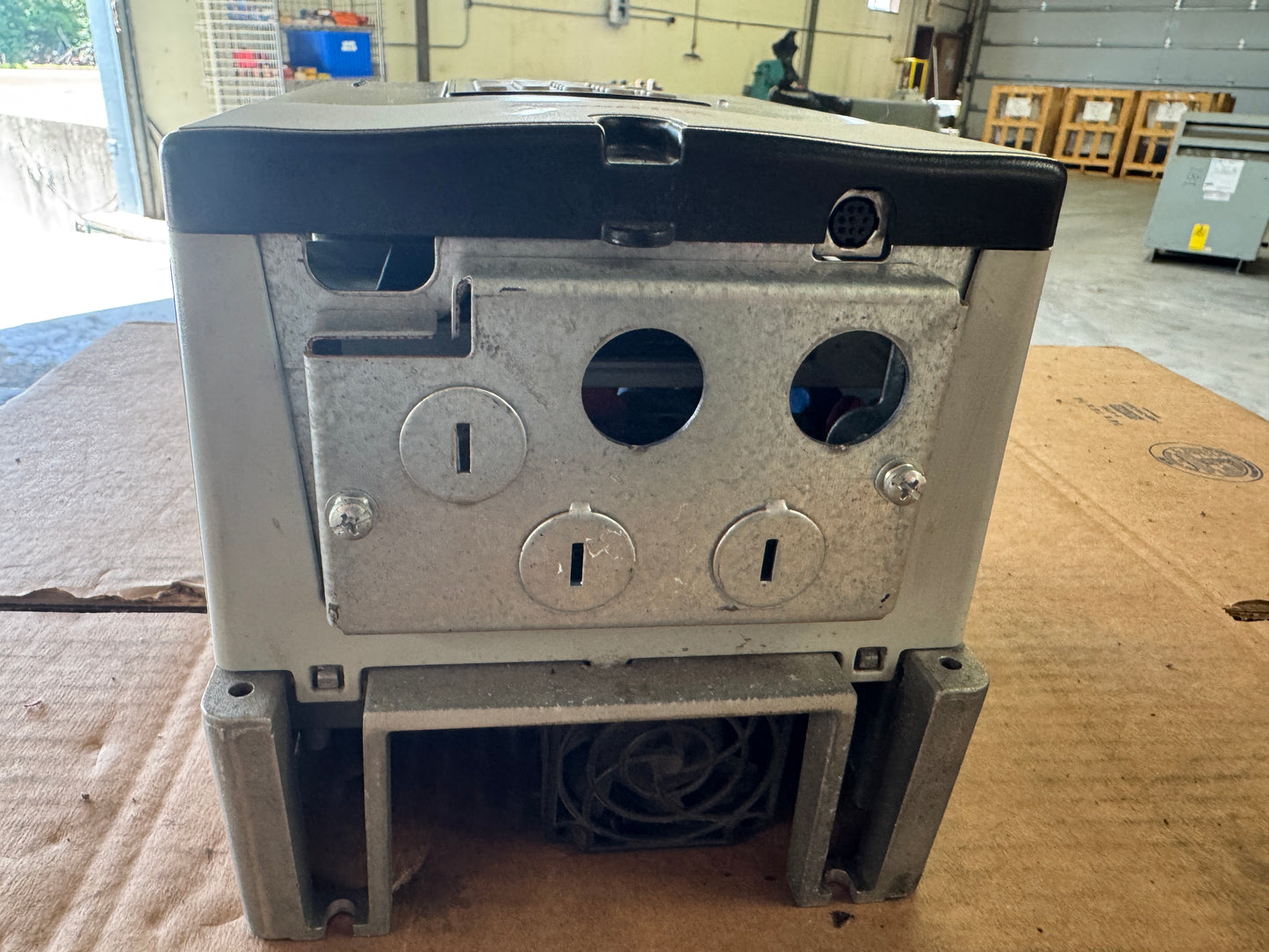 Allen-Bradley 20AD5P0A0AYNNNC0 Variable Frequency Drive 480V AC 3-Phase Untested Surplus 01425