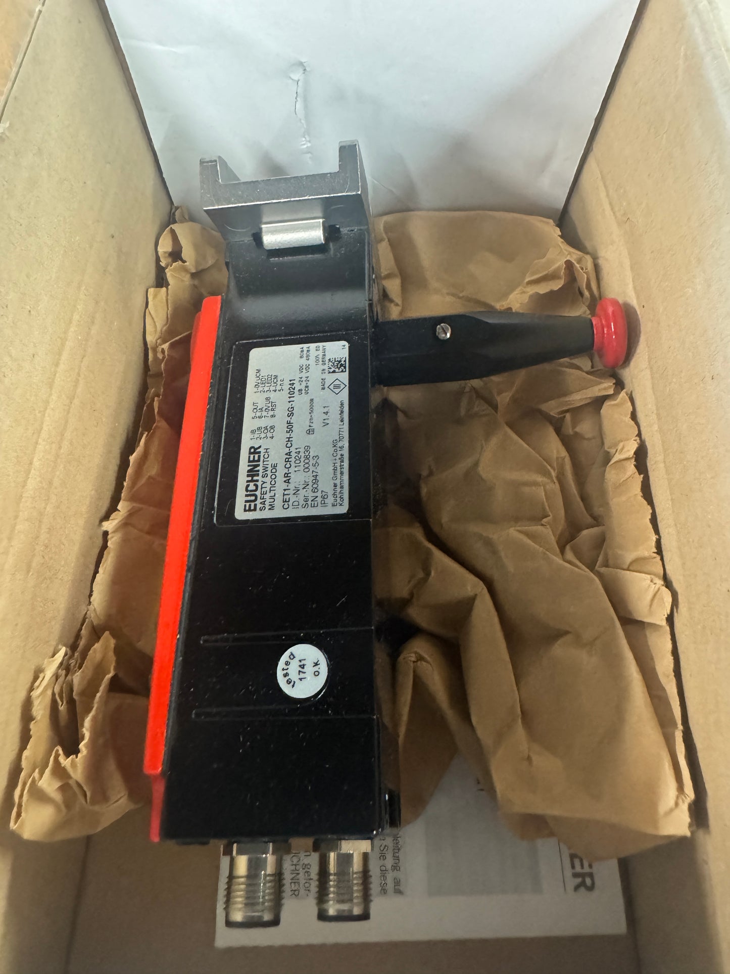Euchner CET1-AR-CRA-CH-50F-SG-110241 Safety Switch with Guard Locking 24 VDC Untested Surplus