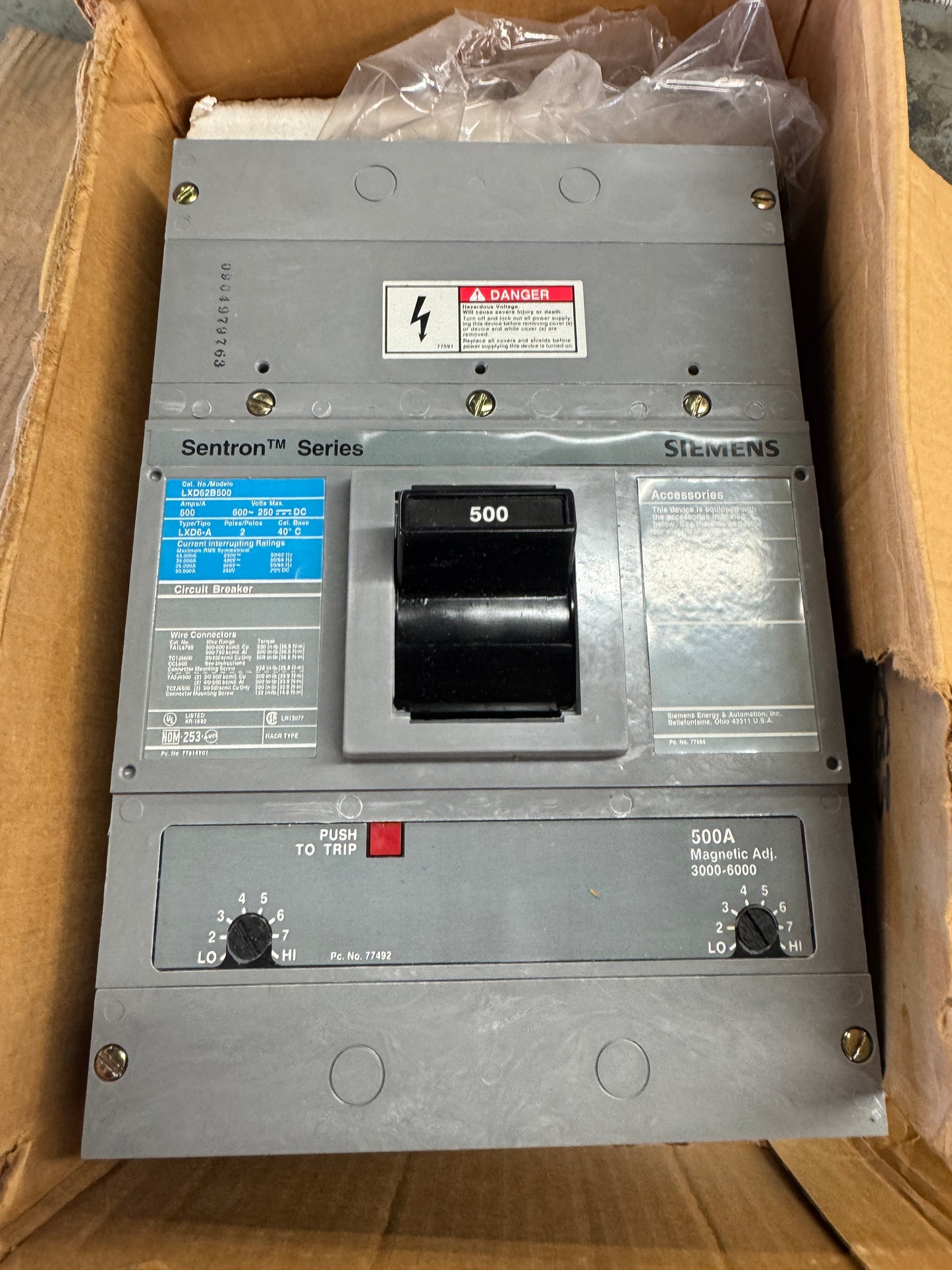 Siemens LXD62B500 Circuit Breaker 600V AC, 250V DC Appears Unused