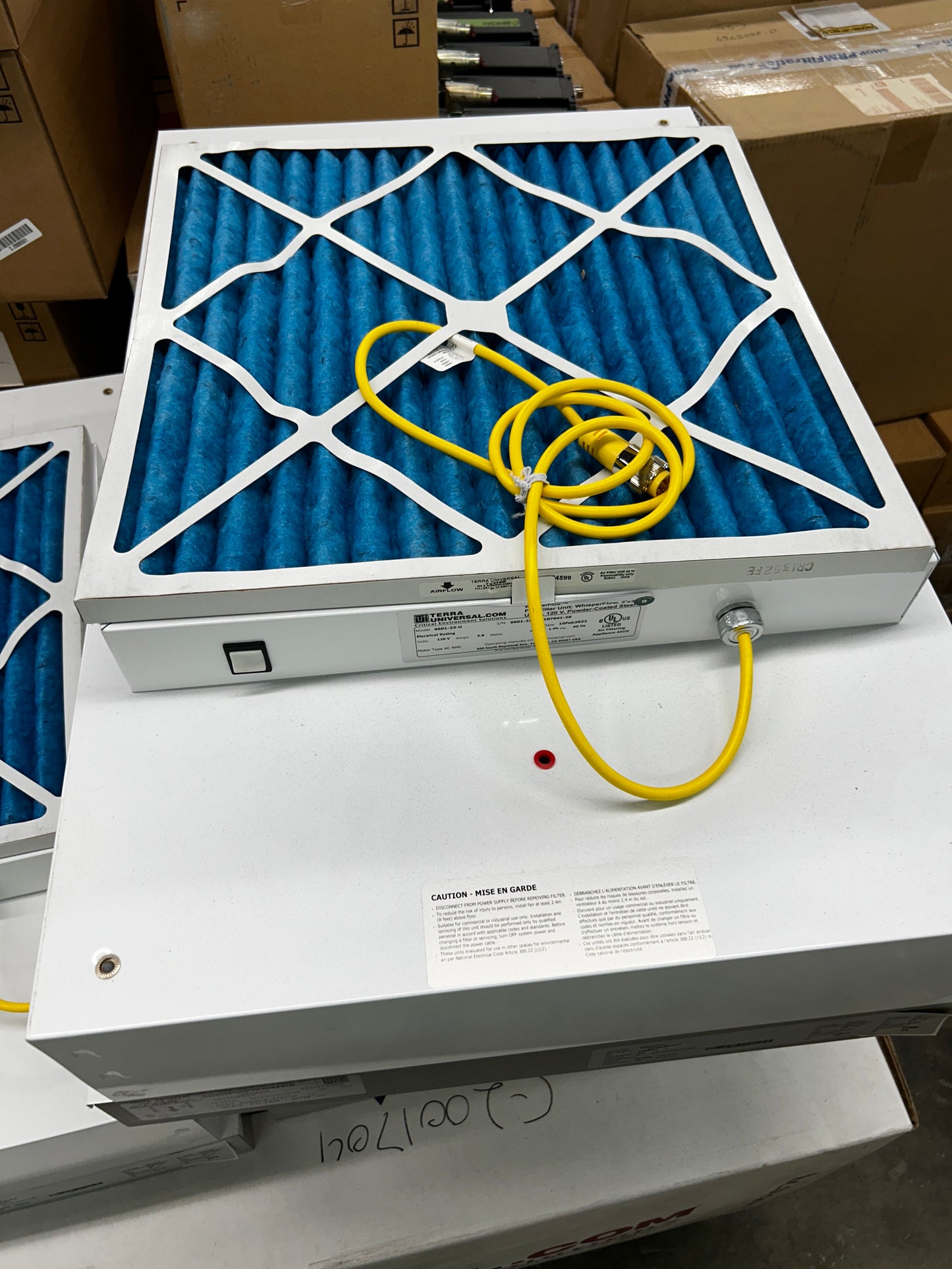 Terra Universal 6601-23-U Fan Filter Unit 120 V Appears Unused