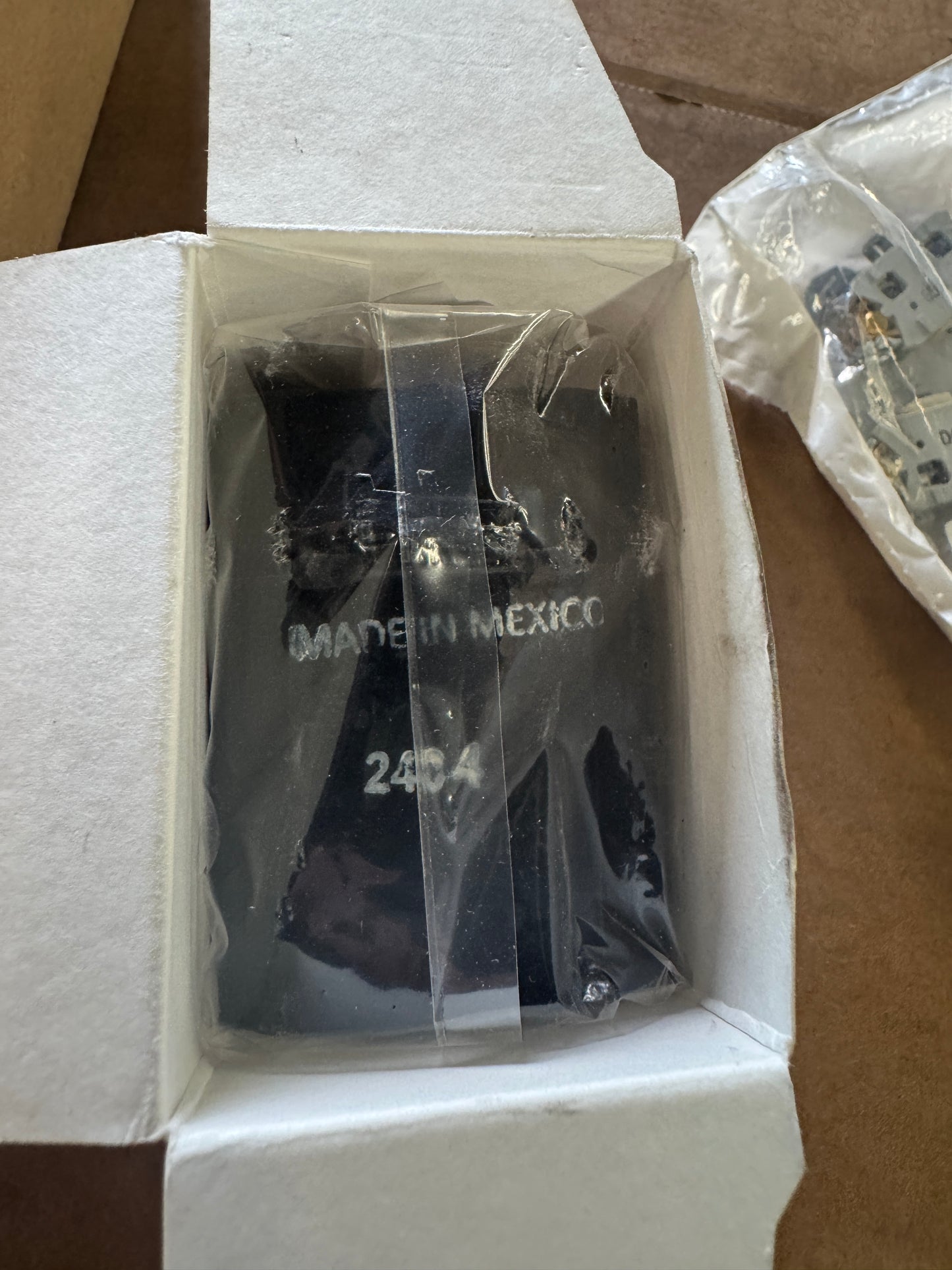 Allen-Bradley Industrial Relay Complete Set 700DC-P000Z24, 700-PMCKIT, PD-748 (Lot of 3) 24V DC
