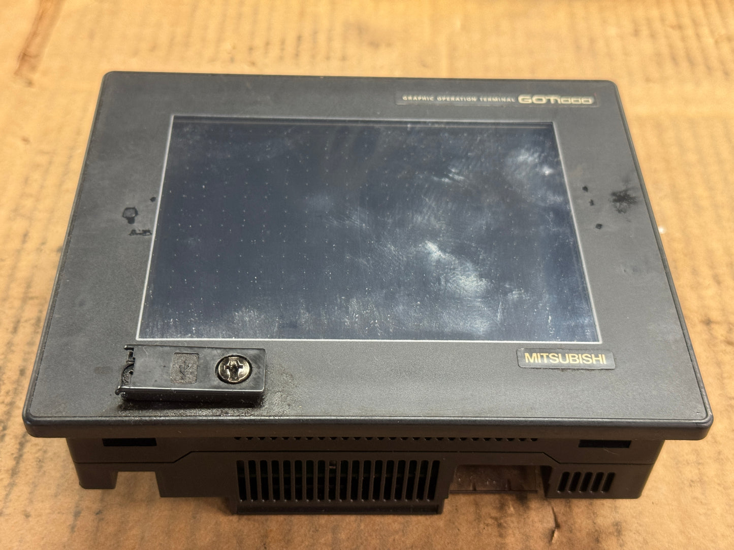Mitsubishi GT1155-QSBD Graphic Operation Terminal HMI 24 VDC Untested Surplus 1774