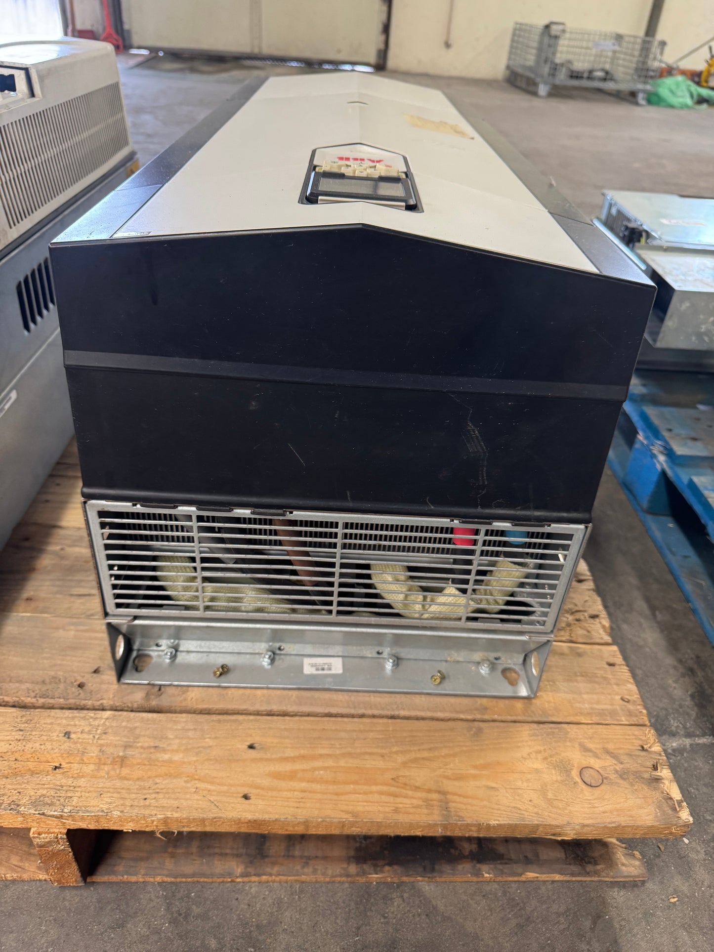 ABB VFD Drive ACS880-01-361A-5 - 200 HP Variable RPM