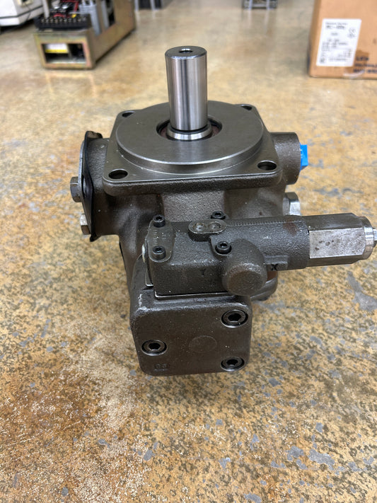 Bosch Rexroth Variable Vane Pump PV7-1A/40-45RE37MC0-16 | MNR: R900580384 1-1/2 in. SAE flange inlet 160 bar (2,320 PSI)