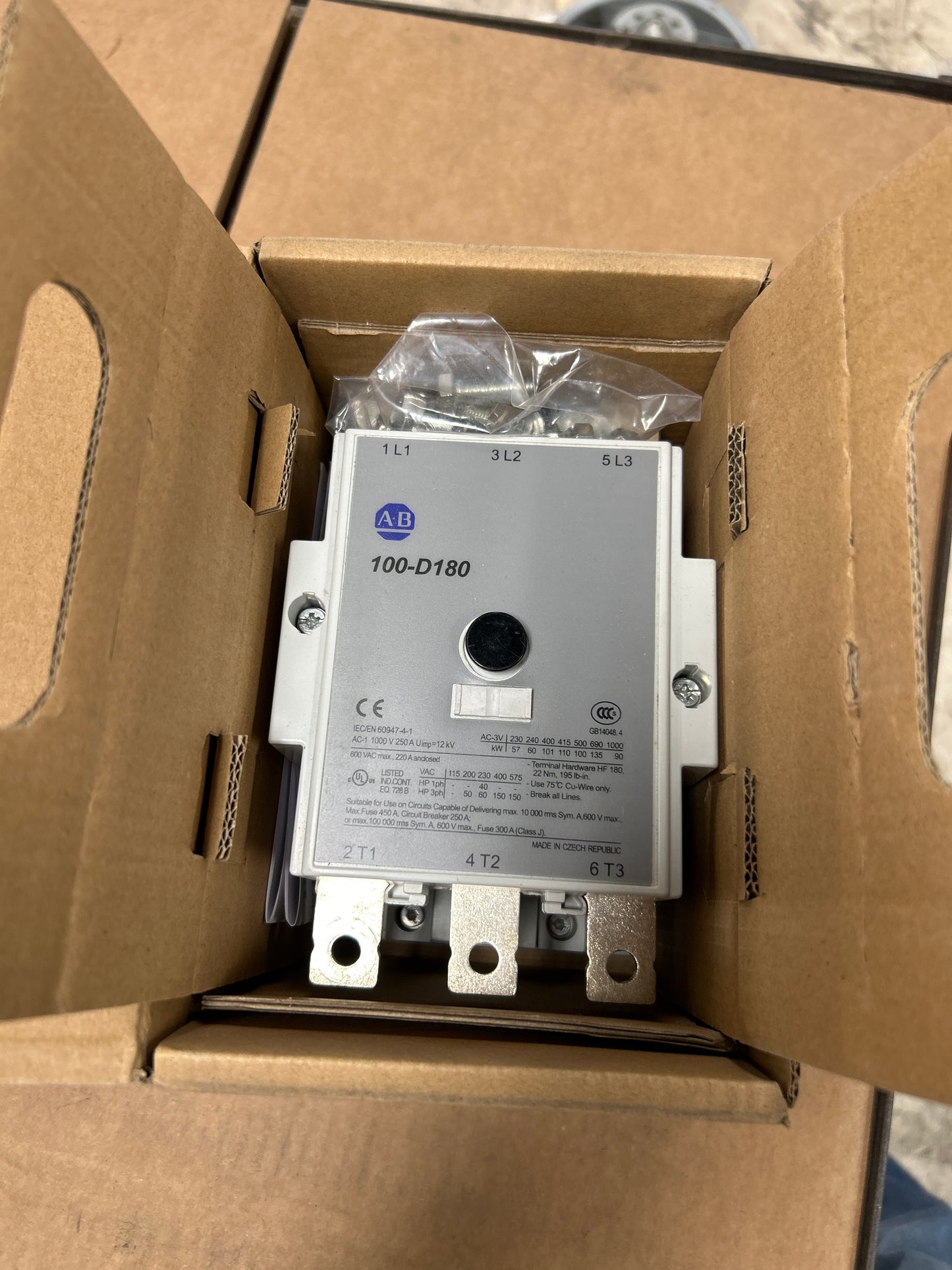 Allen-Bradley IEC Contactor 100-D180D11 110/120V AC
