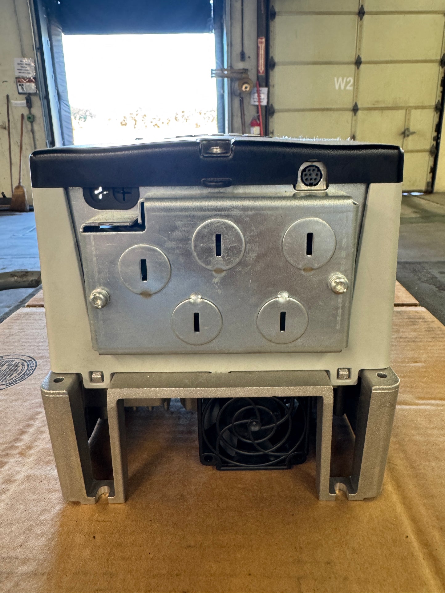 Allen-Bradley 20AD5P0A3AYNNNC0 Variable Frequency Drive 480V 3-Phase