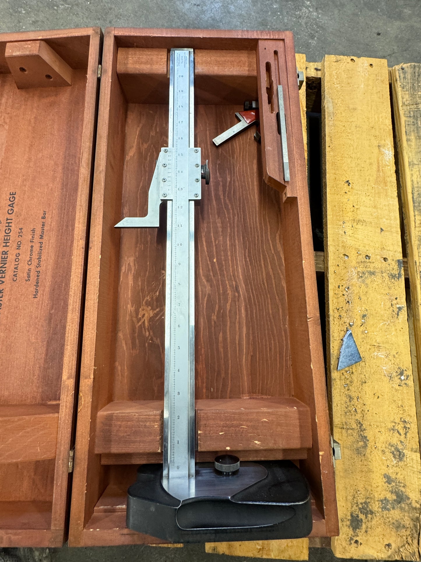 Starrett Master Vernier Height Gage 254 0 to 20 In. 0.001 In. 01808