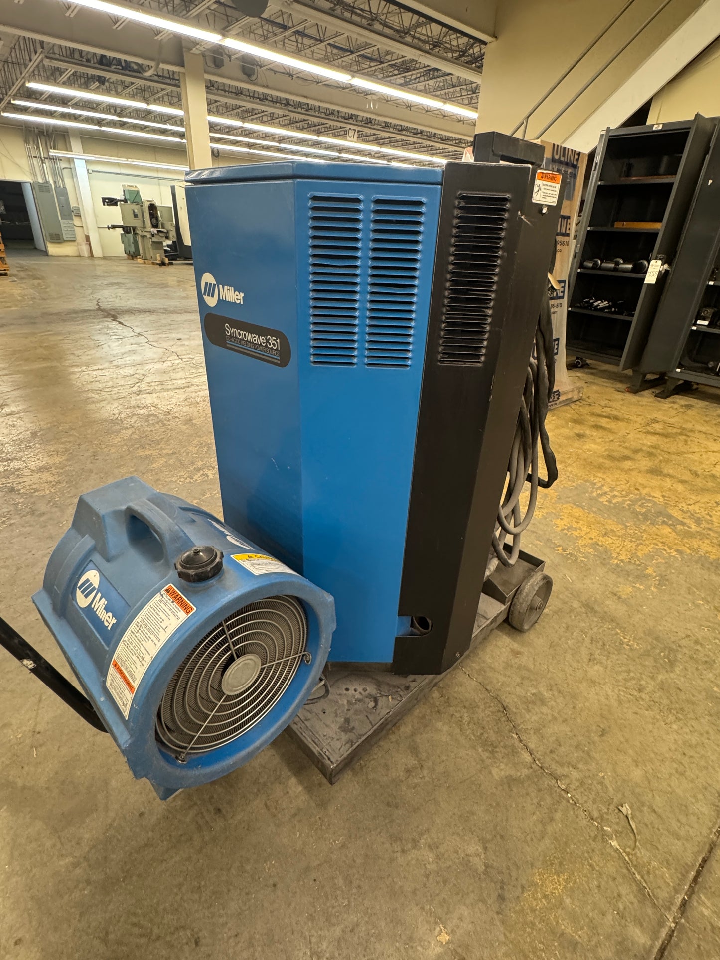 Miller TIG Welder Syncrowave 351 350 Amp 200/230/460V 1 Phase m01842