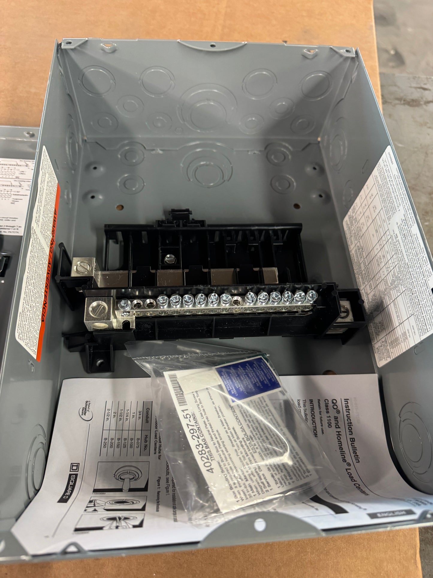 Square D Load Center QO612L100DS 120/240V