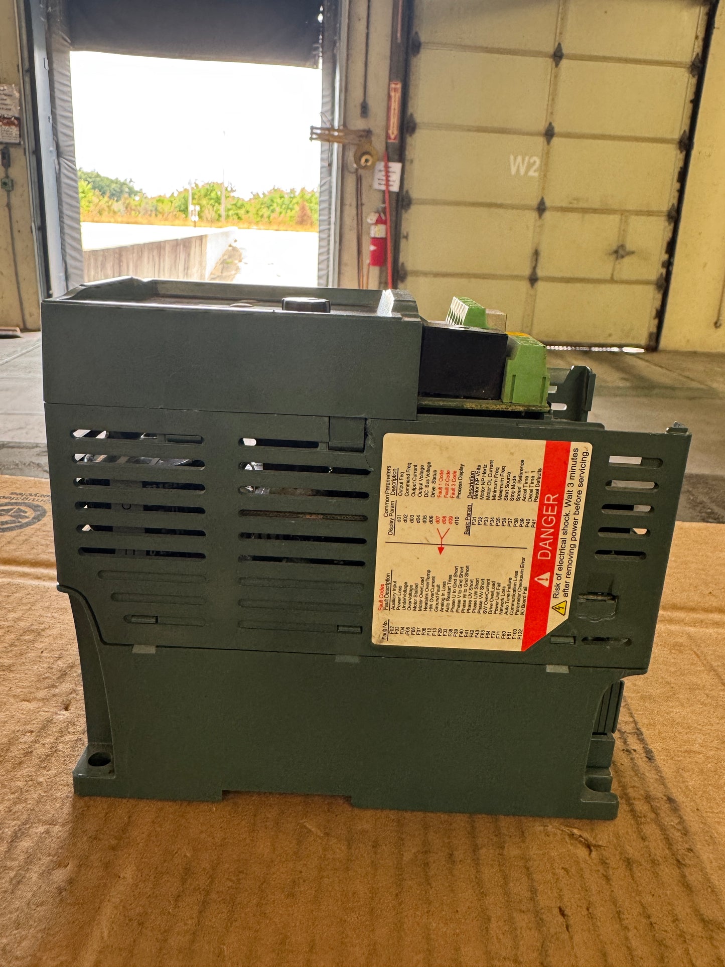 Reliance Electric AC Drive 6MD400P5 - 1 HP Variable RPM