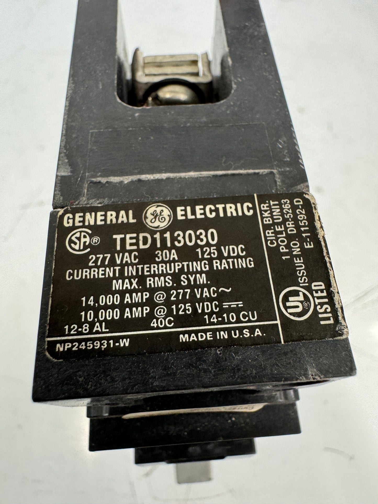General Electric Molded Case Circuit Breaker TED113030 277 VAC / 125 VDC