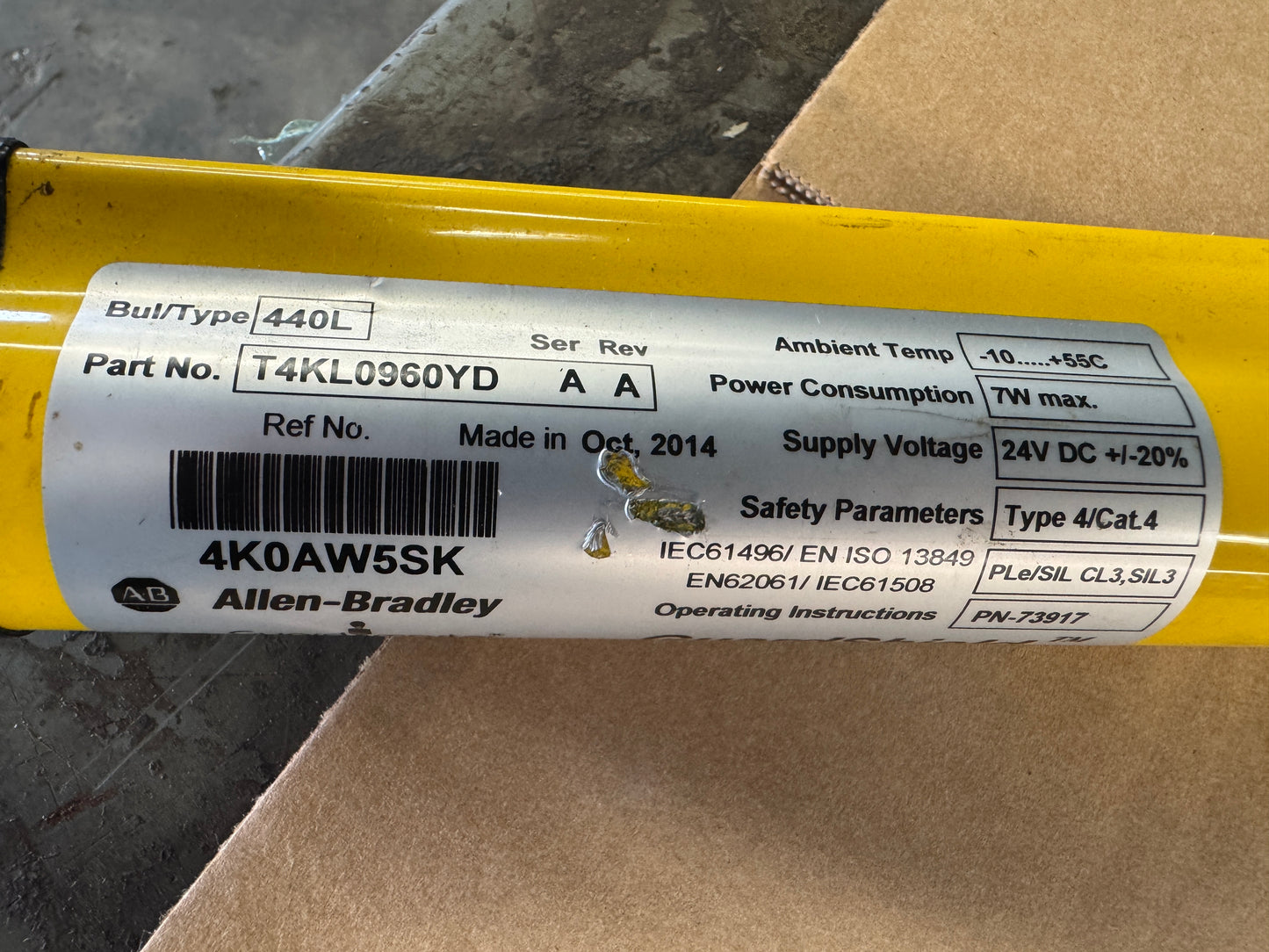 Allen-Bradley 440L-T4KL0960YD Safety Light Curtain Transmitter 24V DC