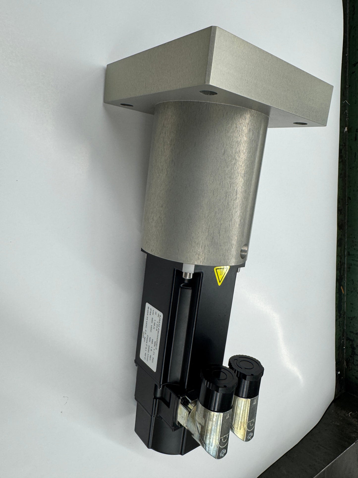B&R Automation Servo Motor 8JSA32.E9030D200-0 - Variable 3000 RPM