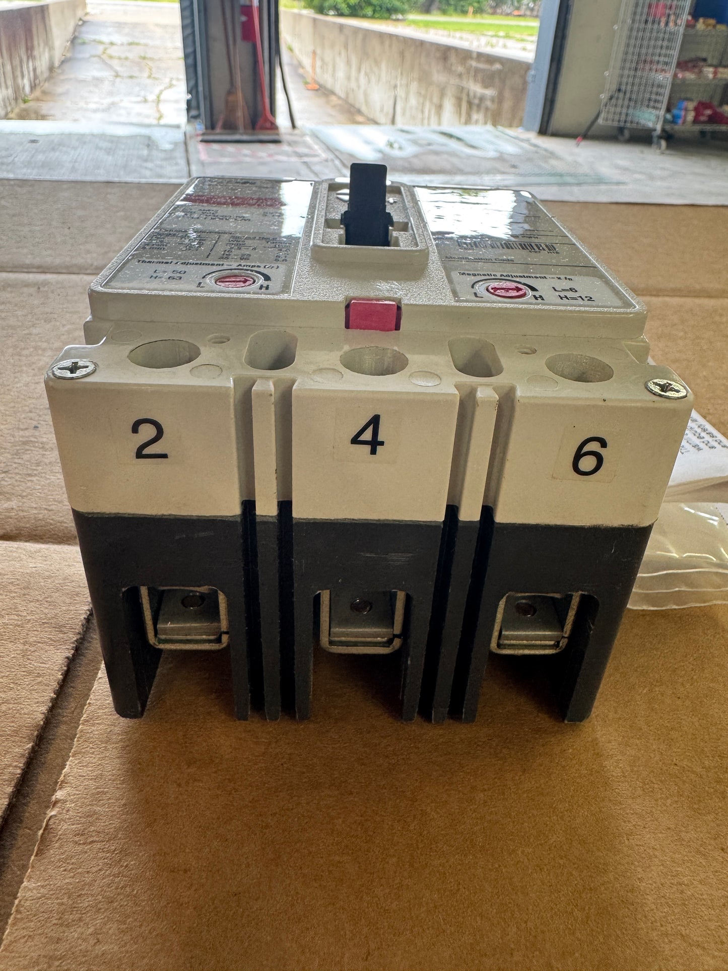 Eaton FW3063JVL Industrial Circuit Breaker 690 VAC Untested Surplus