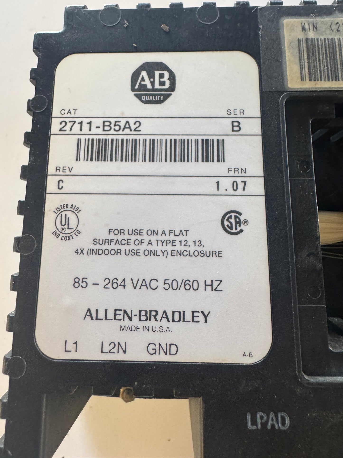 Allen-Bradley PanelView 550 HMI Terminal 2711-B5A2 100-240 VAC