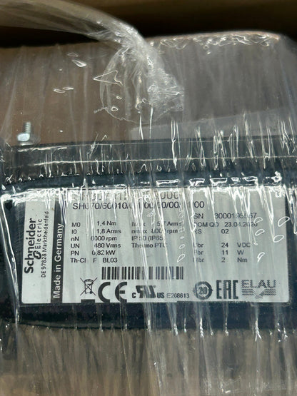 Schneider Electric Servo Motor SH30701P12F2000 - 1 kW 6000 RPM m01006