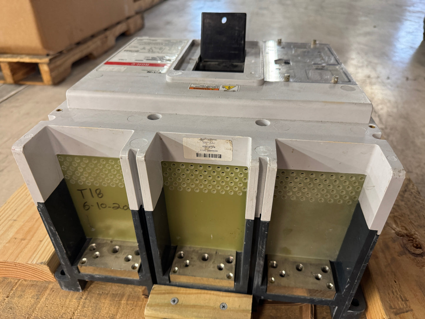 Eaton Molded Case Circuit Breaker RGH320039EC 600V AC