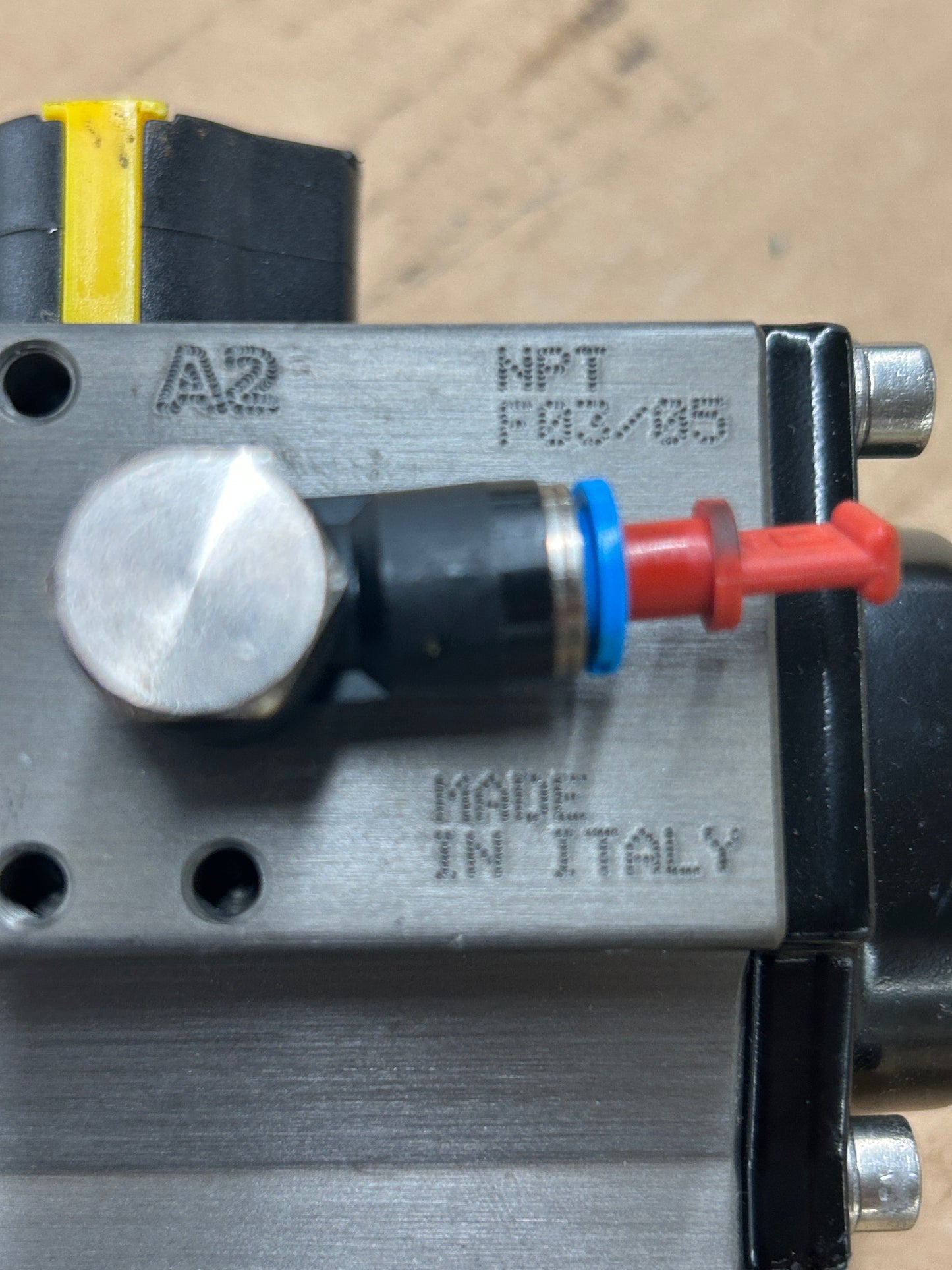 Valworx Pneumatic Spring Return Actuated Ball Valve 530150 AP050 / 521442 1/2 In. NPT 120 PSI Actuator Supply, 600 PSI Valve Body