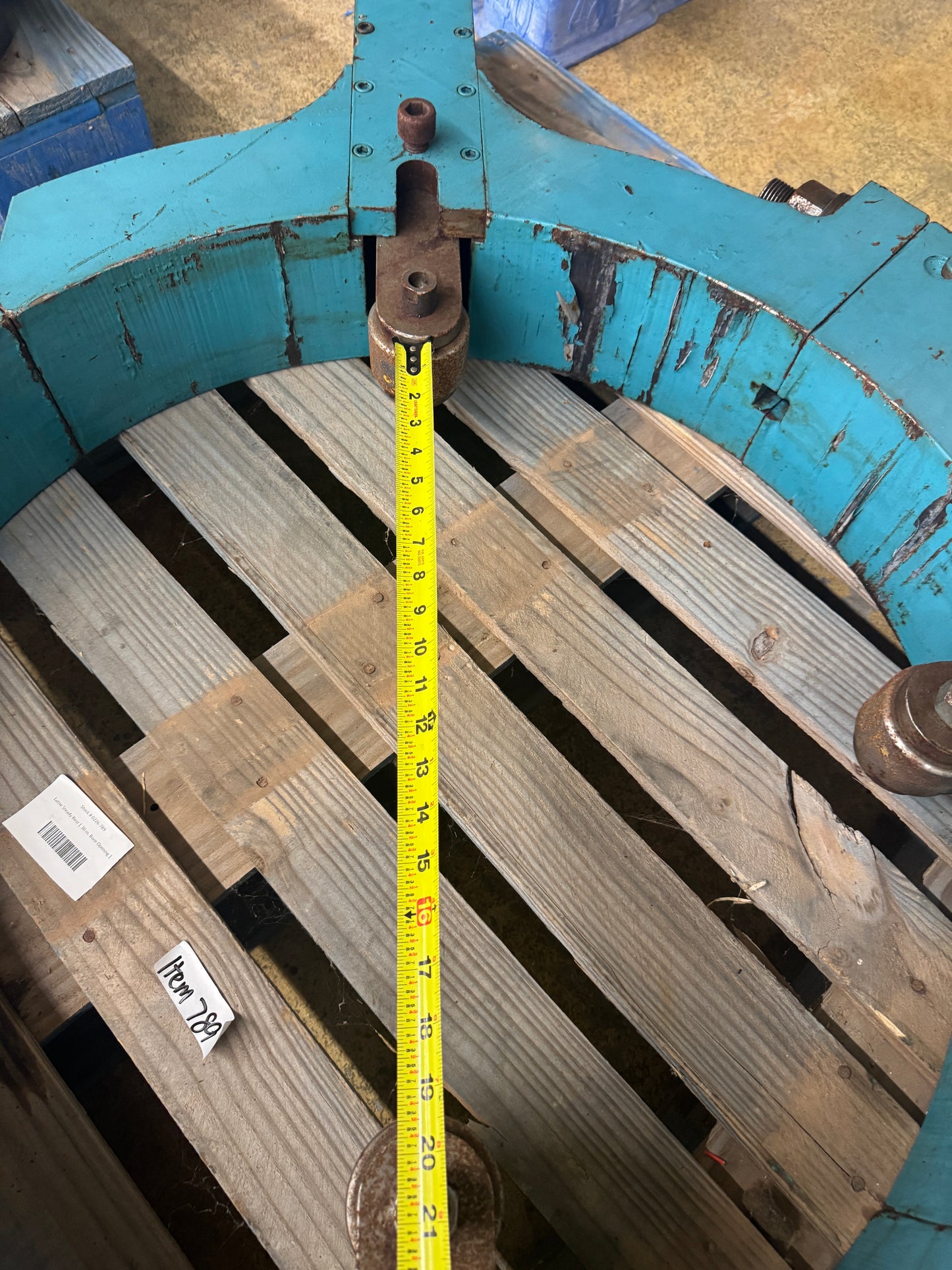 Lathe Steady Rest | 30 in. Bore Opening | Orientation: Axial