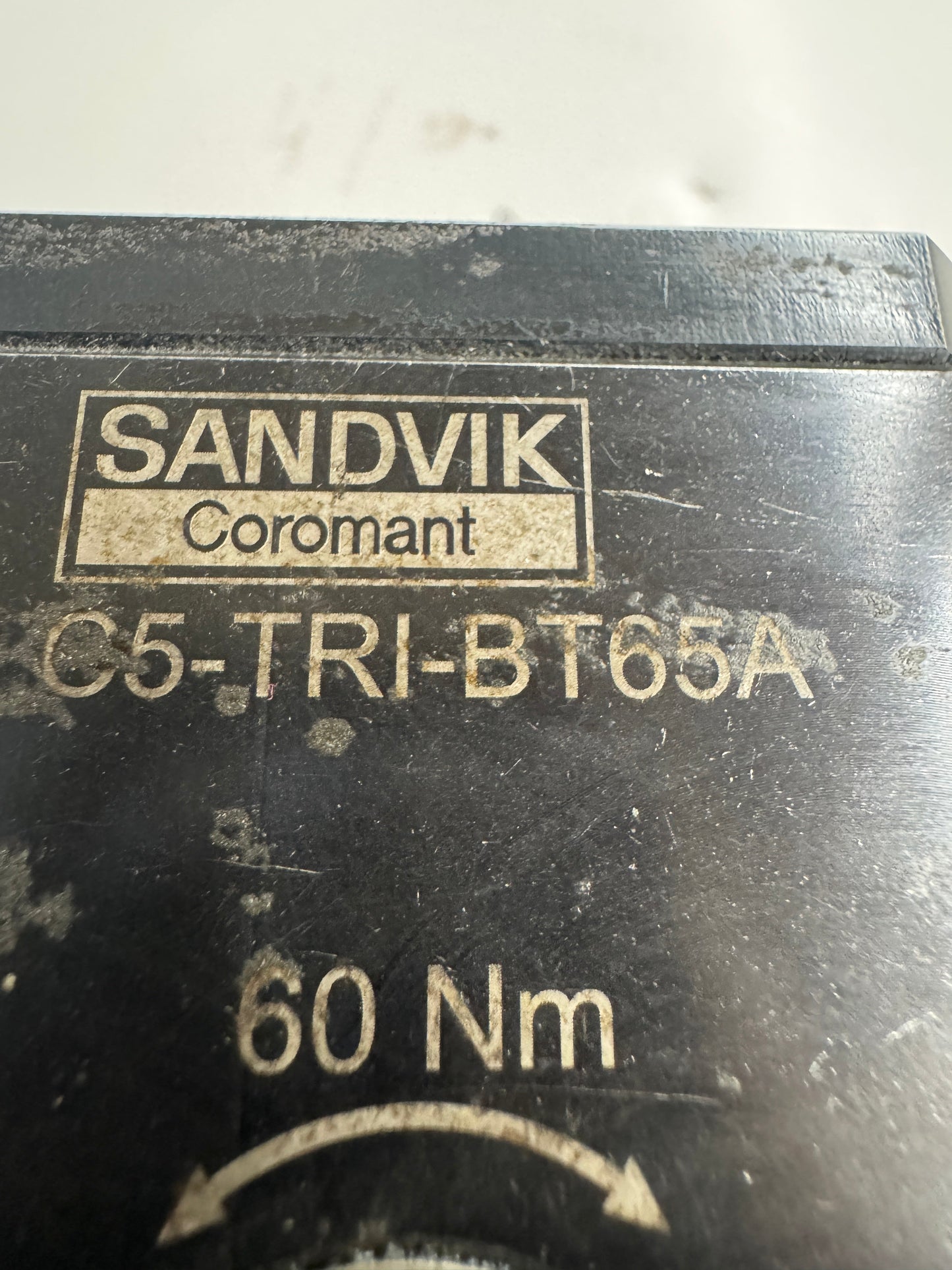 Sandvik Coromant Clamping Unit C5-TRI-BT65A | BMT65 | Capto C5 Workpiece Connection | Orientation: Radial | Coolant Through 01206