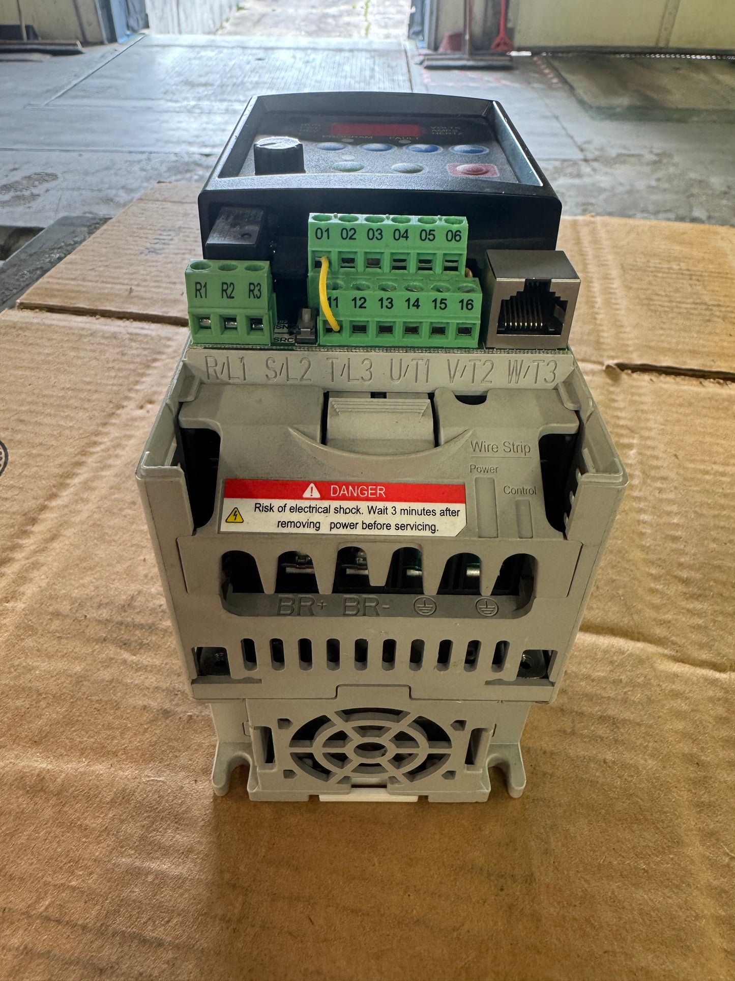 Allen-Bradley AC Drive VFD 22A-D4P0N104 - 2 HP Variable RPM