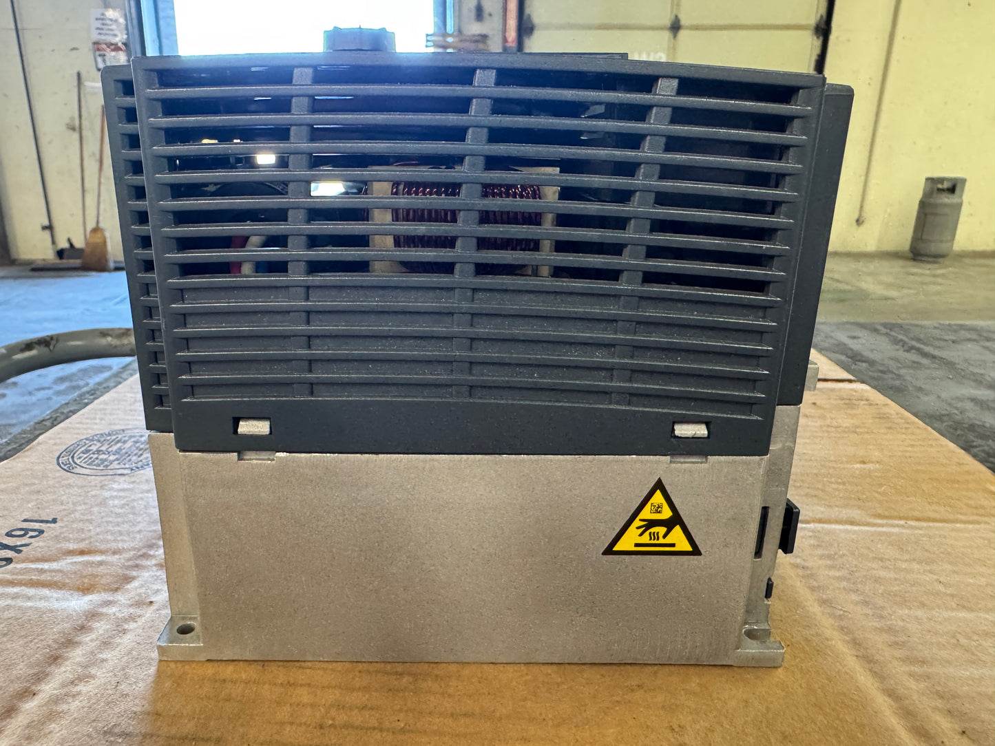 Toshiba VFS15-4037PL-W1 Variable Frequency Drive 380/500V 3-Phase Untested Surplus