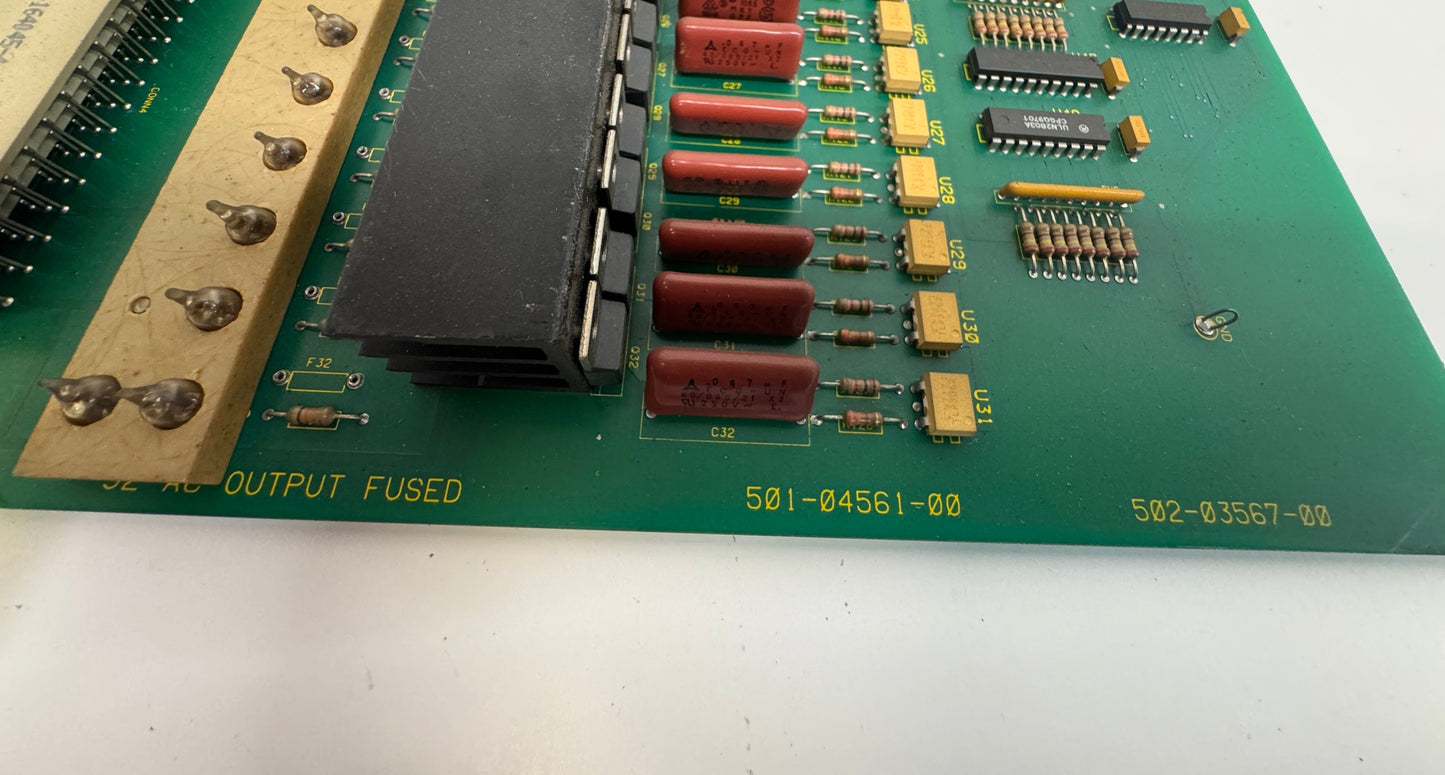 Giddings & Lewis 32 AC Output Board Fused 501-04561-00 / 502-03567-00