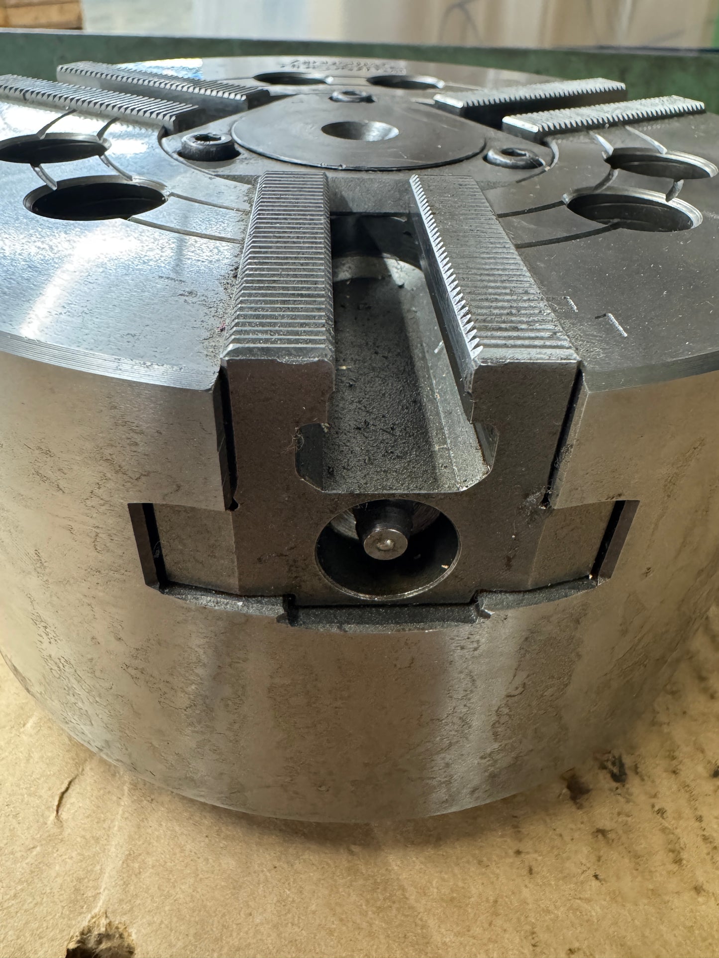 Samchully 3-Jaw Hydraulic Power Chuck HS-06 | 6.5 In. Diameter, 3-Jaw